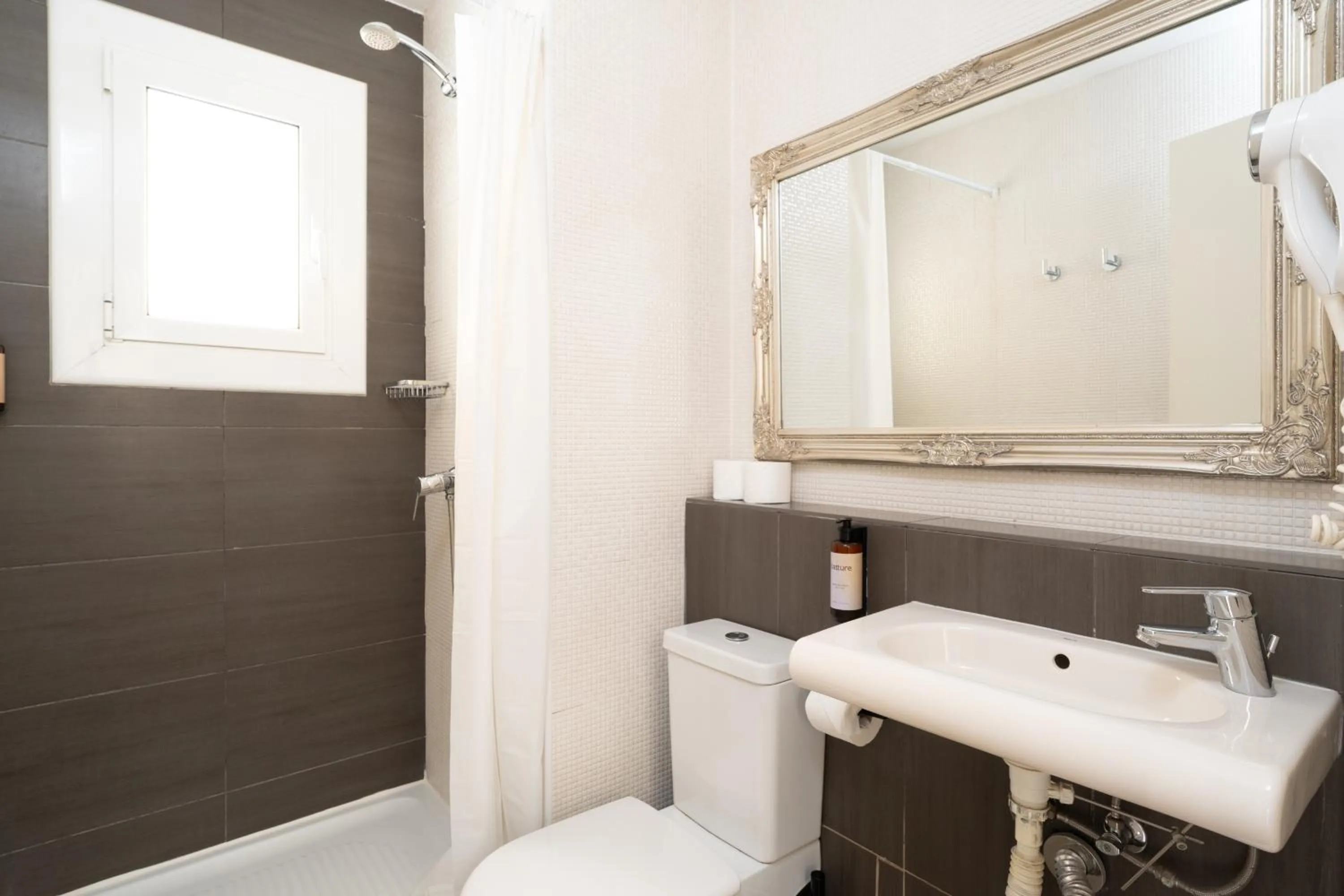 Shower in TSA Gran Via