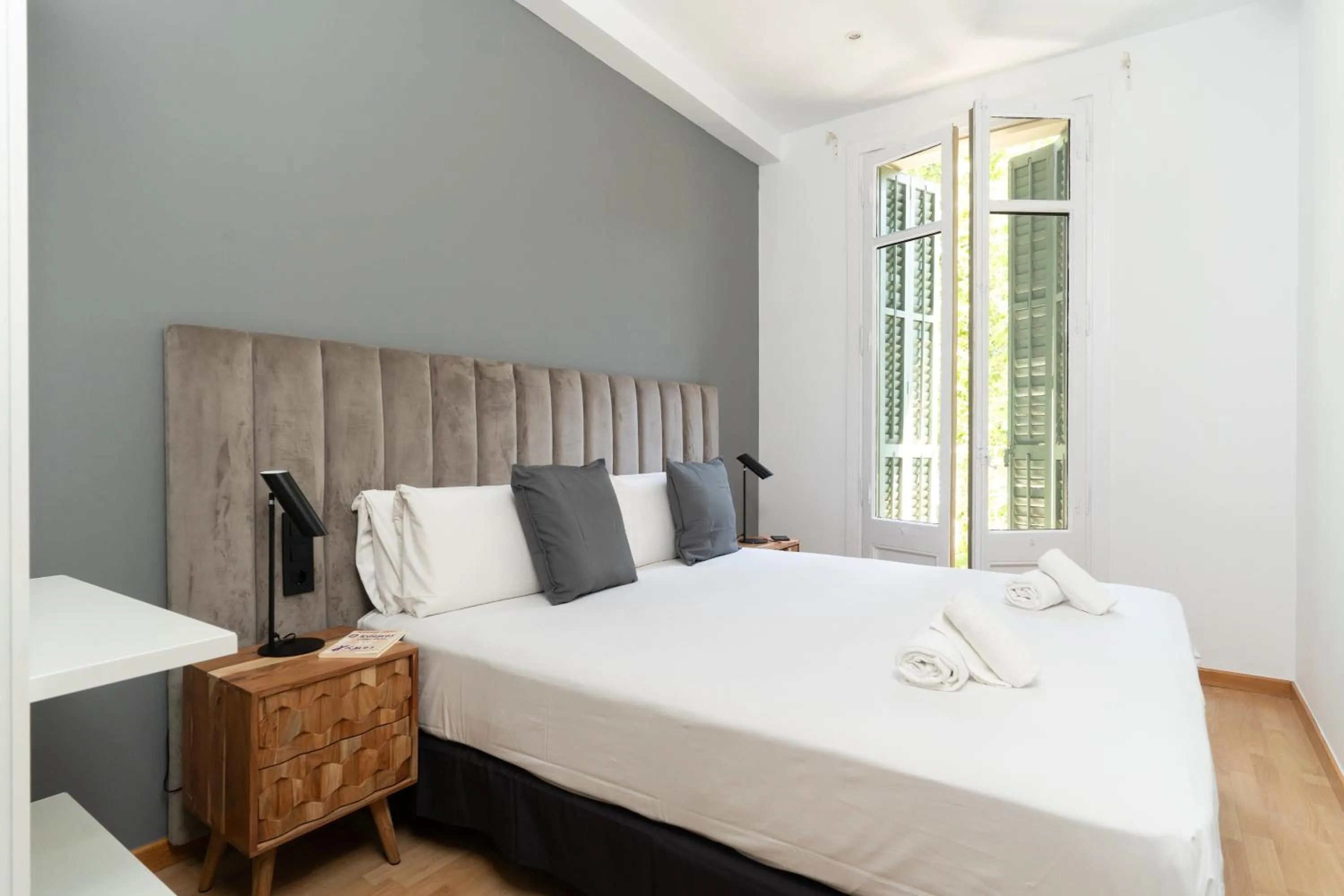 Photo of the whole room, Bed in TSA Gran Via