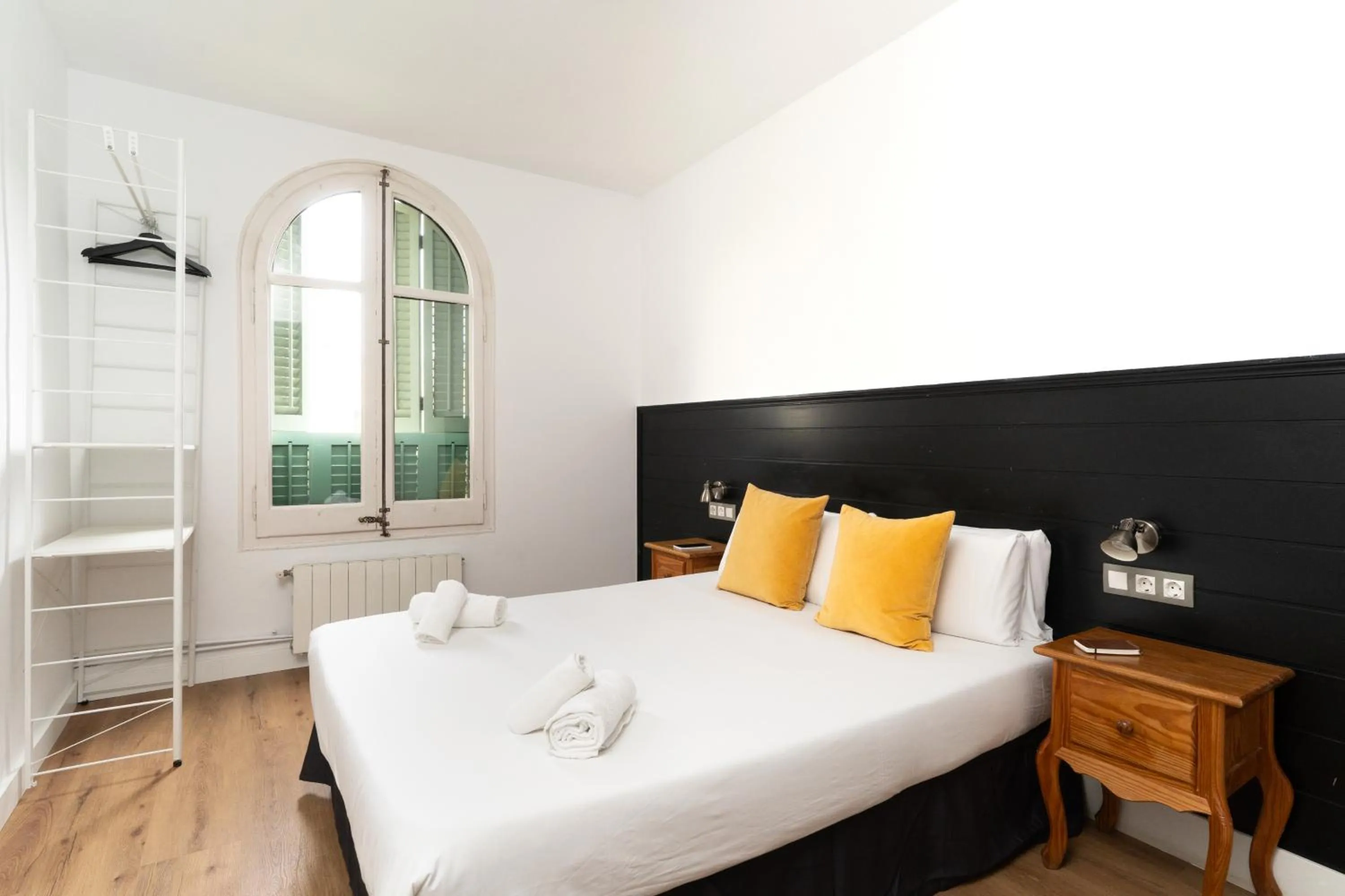 Photo of the whole room, Bed in TSA Gran Via