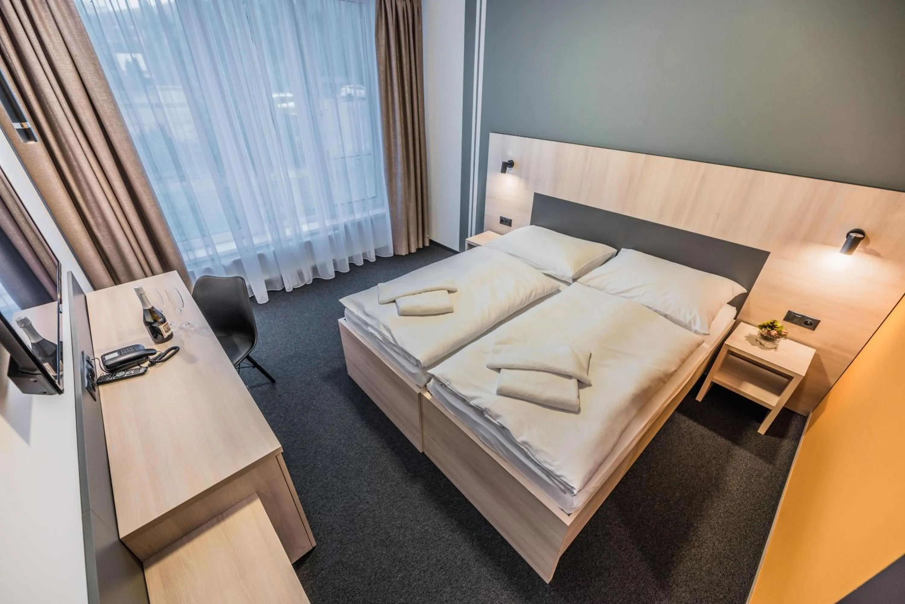 Bed in Hotel Glamour