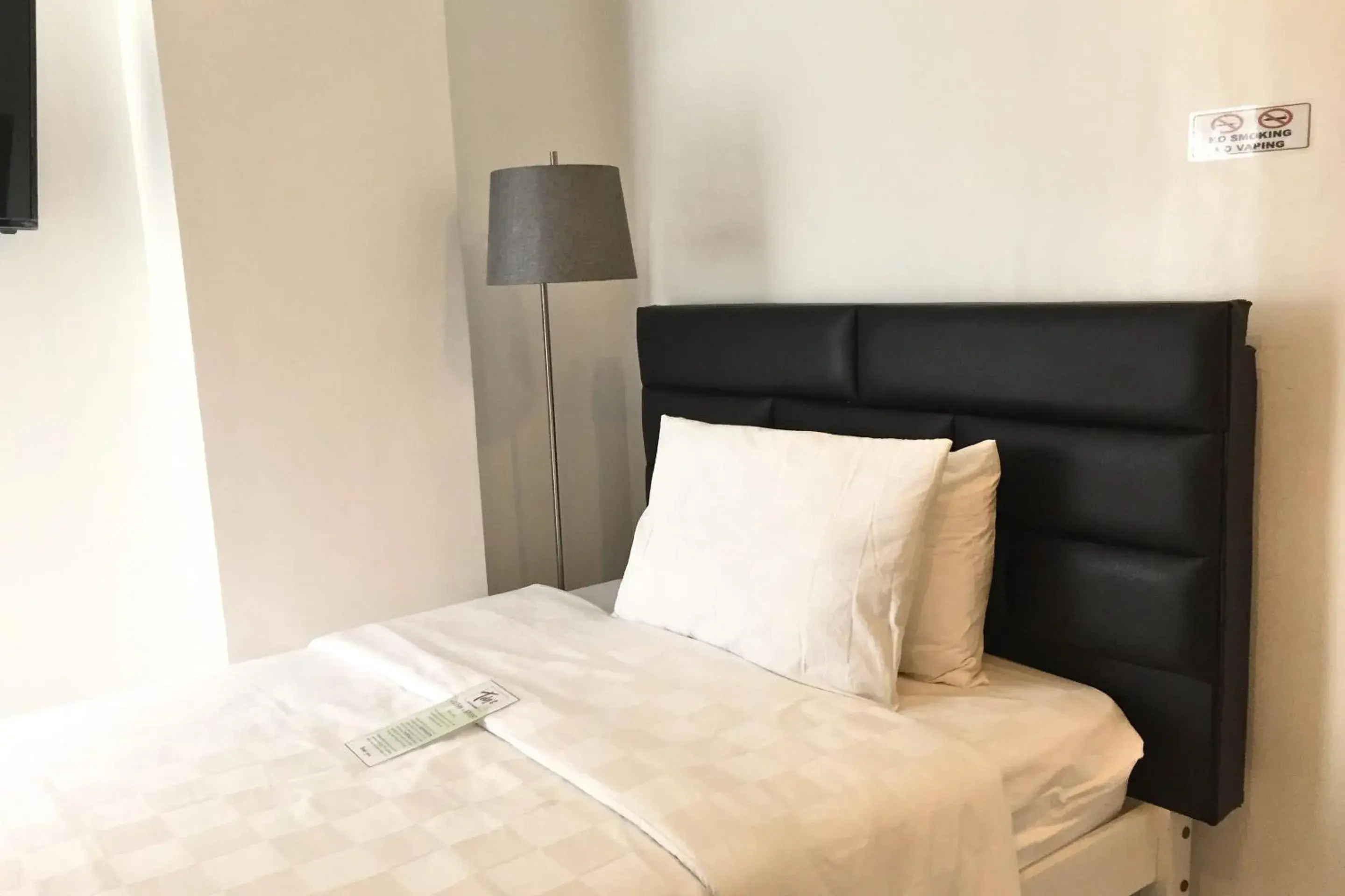 Single Room in Tely's Bed & Breakfast Iloilo powered by Cocotel Single Room in Tely's Bed & Breakfast Iloilo powered by Cocotel