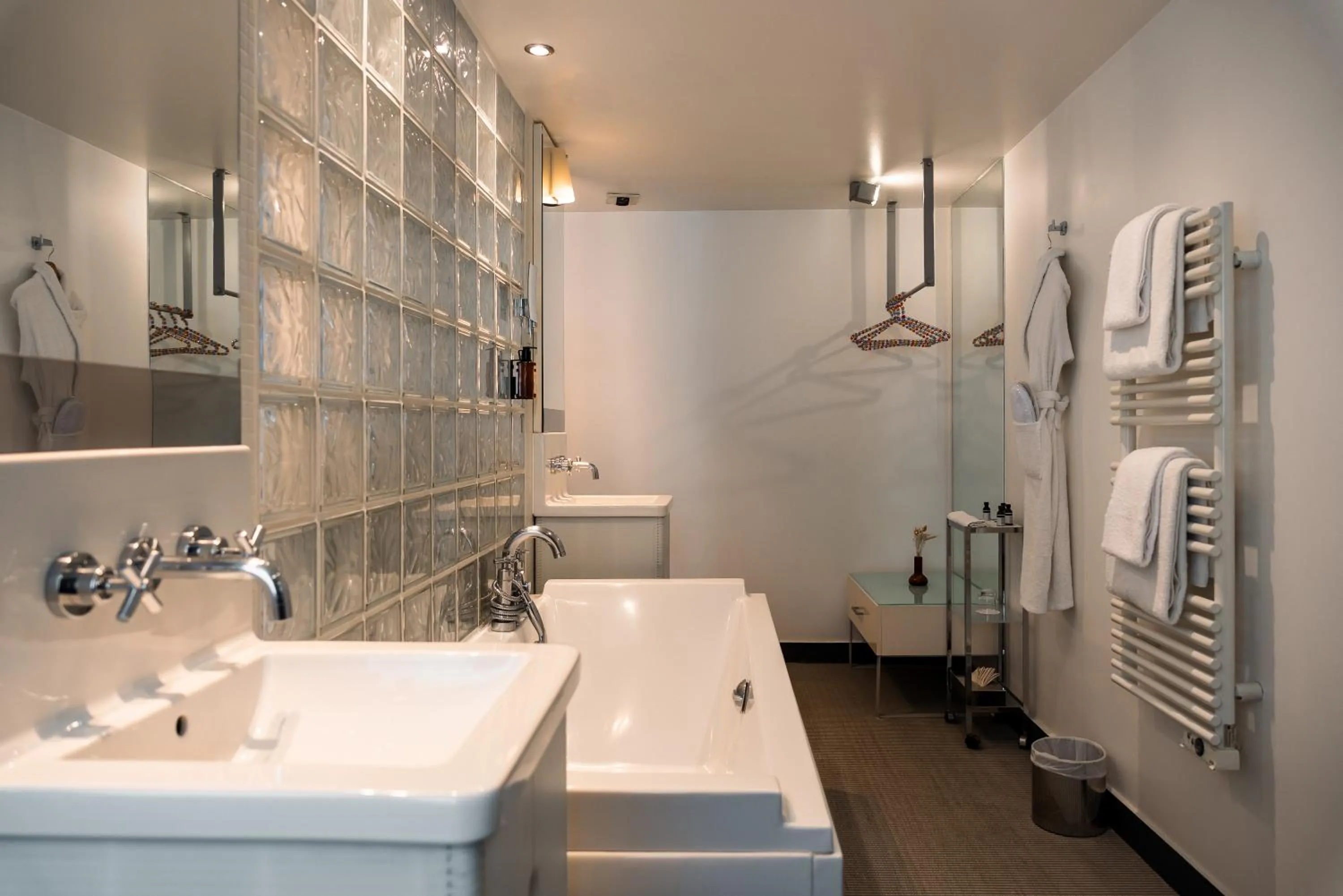 Bathroom in Kube Hôtel Paris