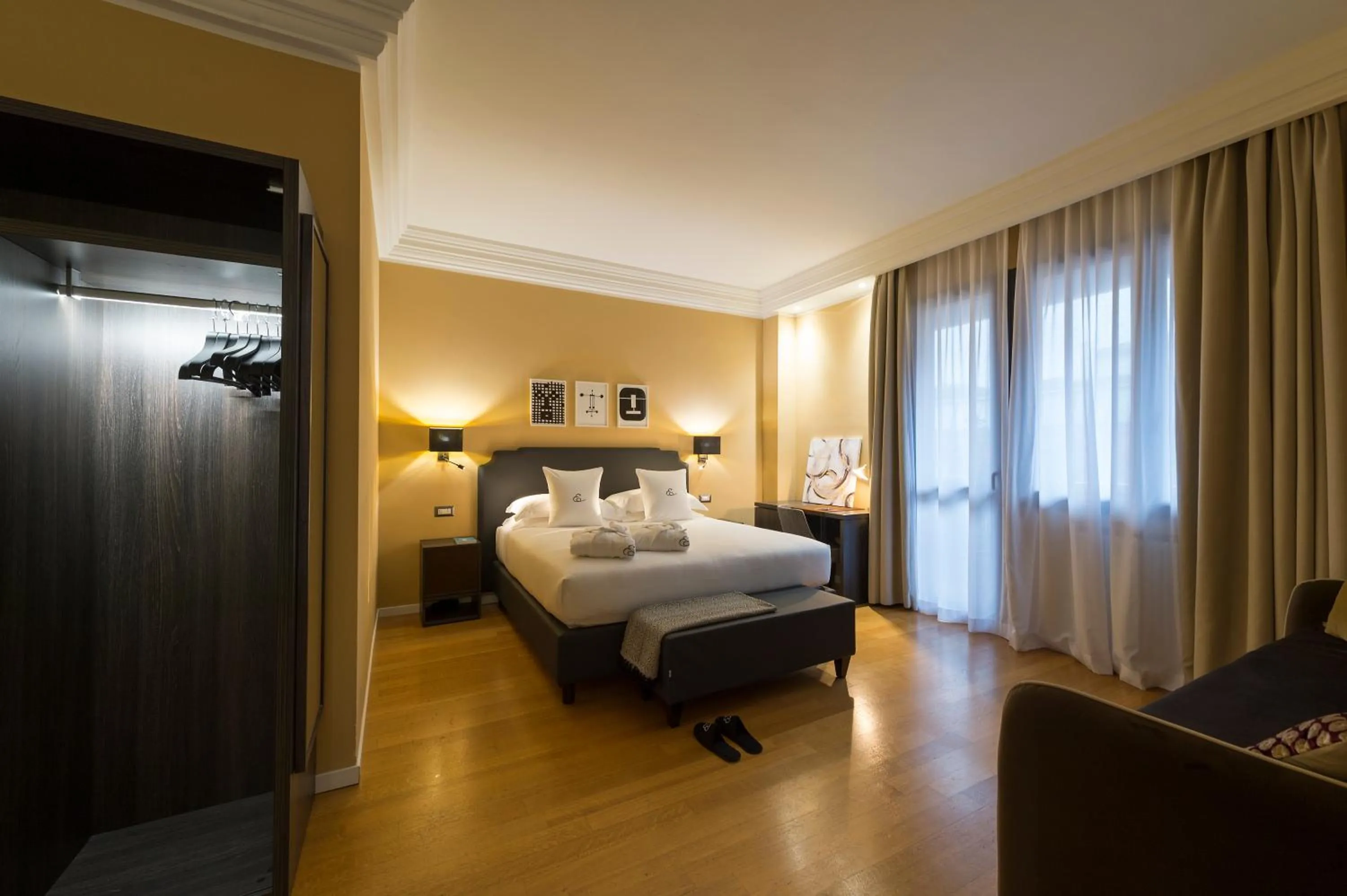 Bed in Elizabeth Lifestyle Hotel