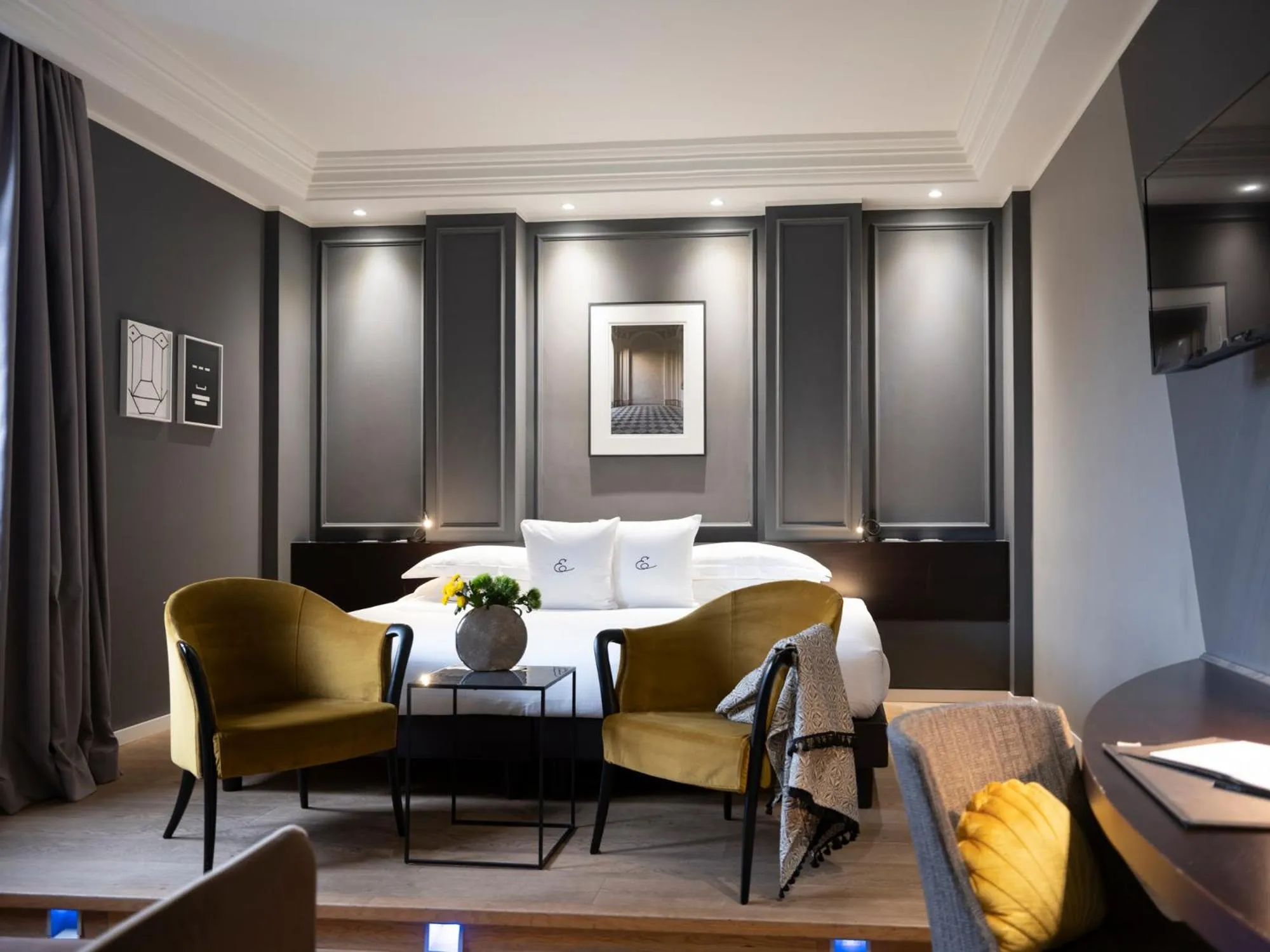 Bed in Elizabeth Lifestyle Hotel