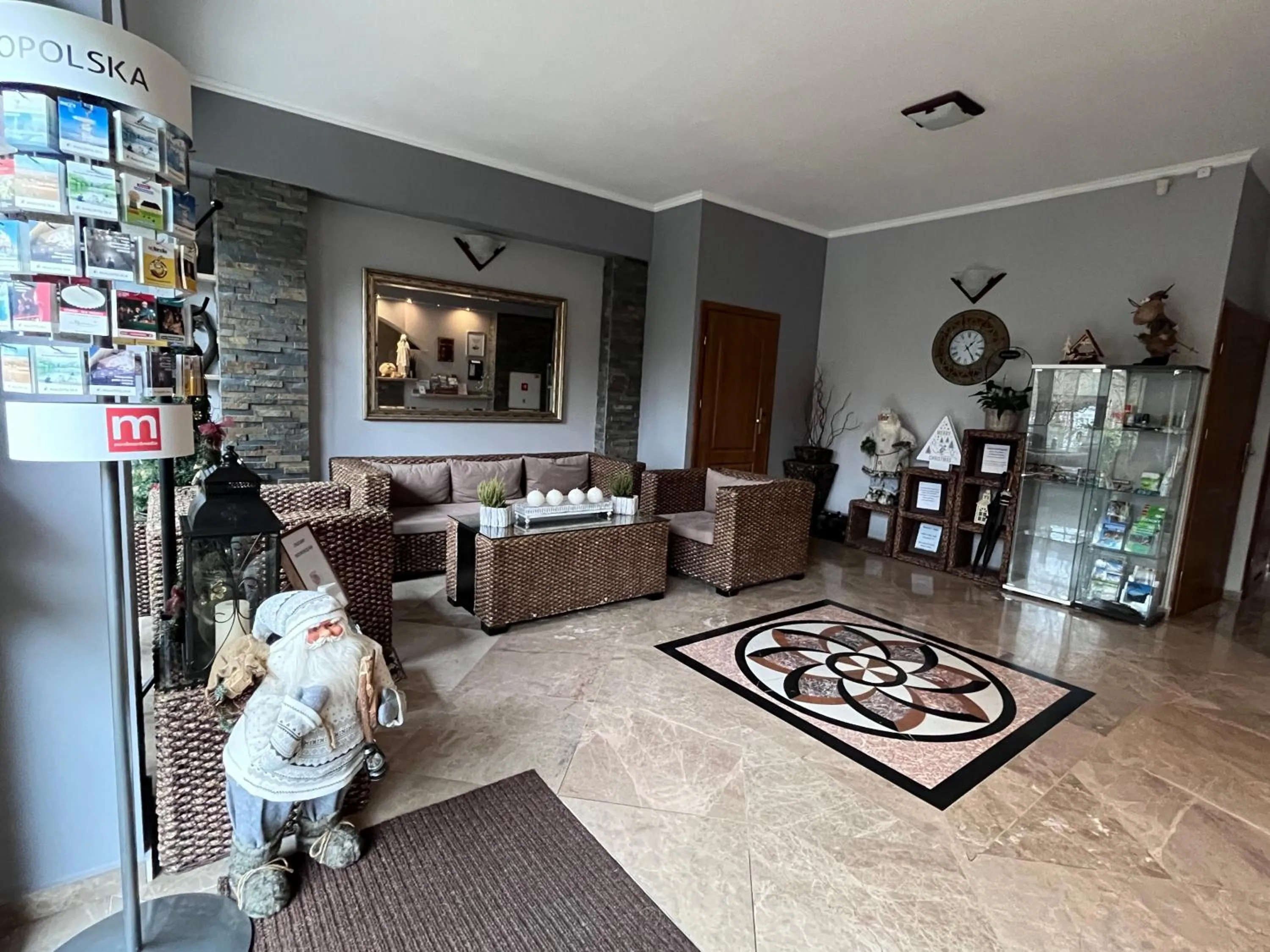 Seating area in H&R Polaris Szczawnica