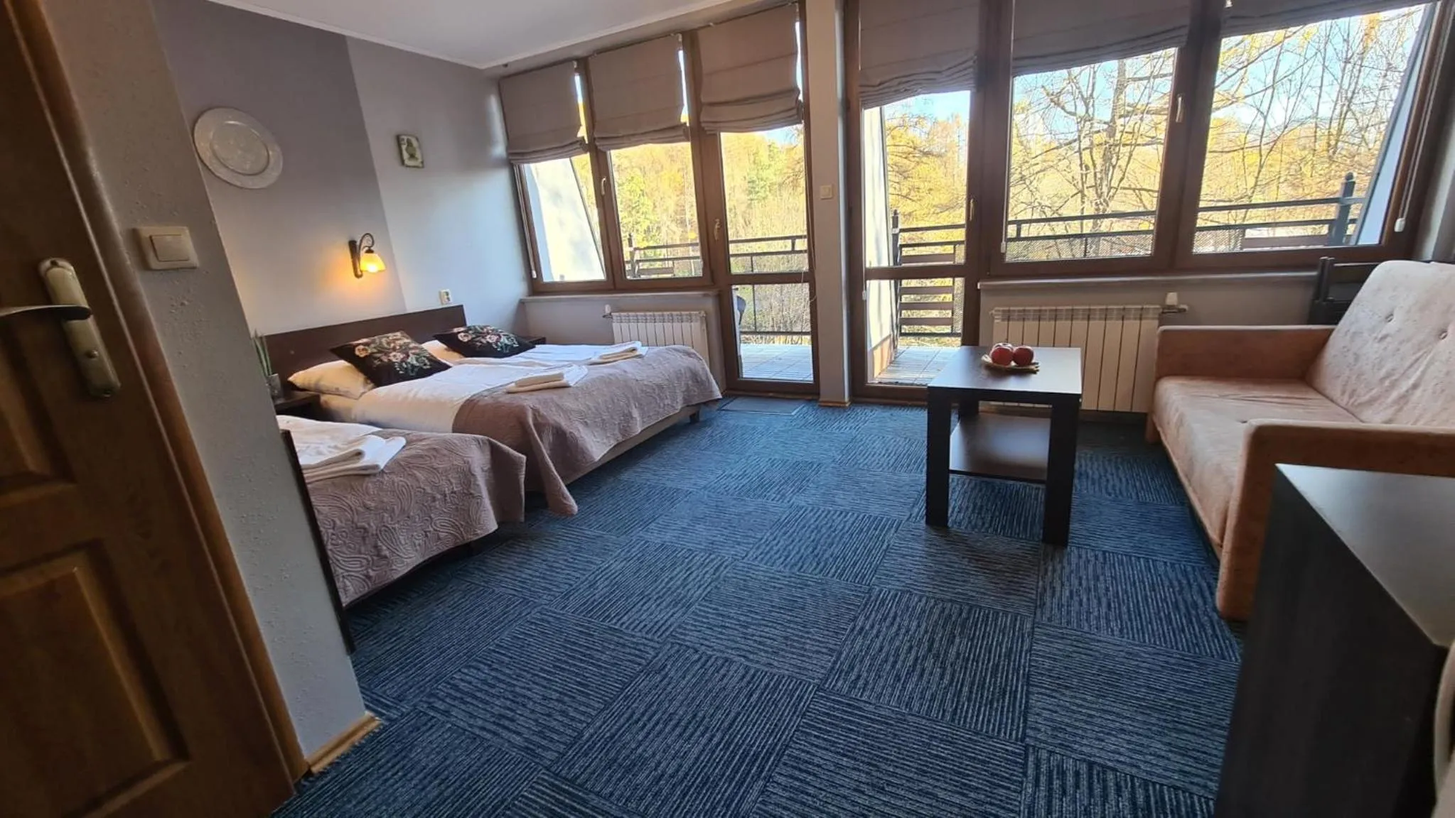Photo of the whole room, Bed in H&R Polaris Szczawnica