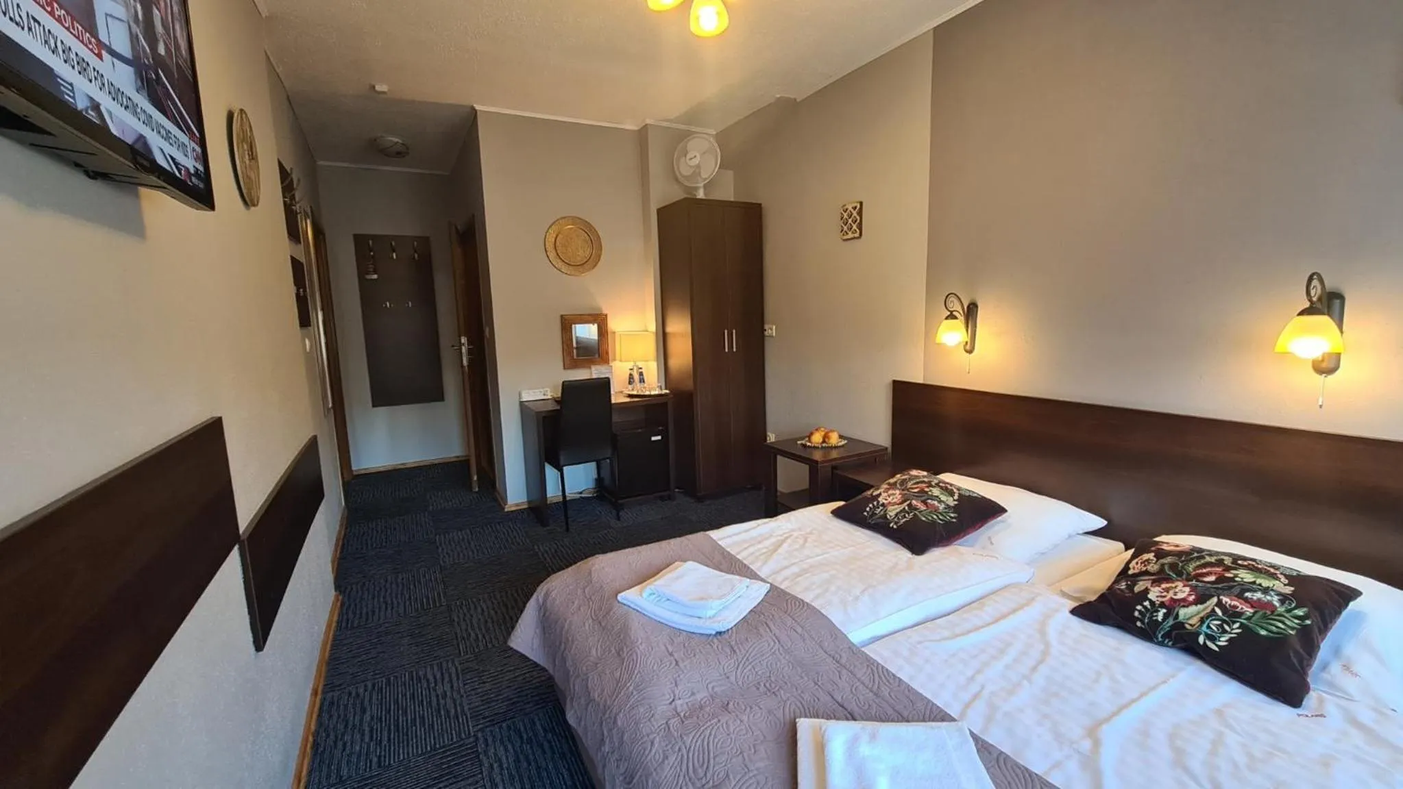 Photo of the whole room, Bed in H&R Polaris Szczawnica