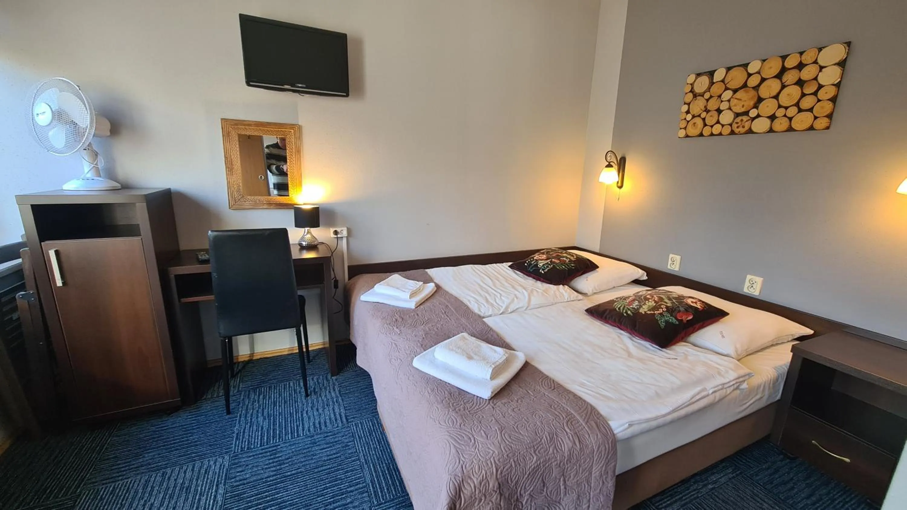 Photo of the whole room, Bed in H&R Polaris Szczawnica