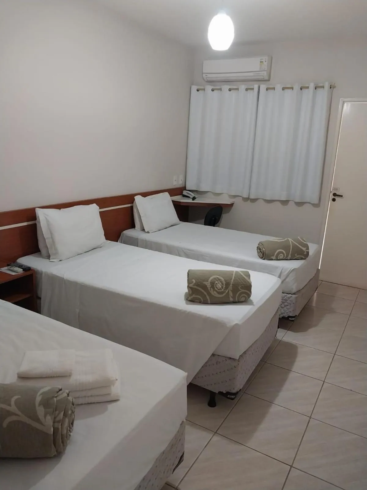 Bed in Leme Plaza Hotel