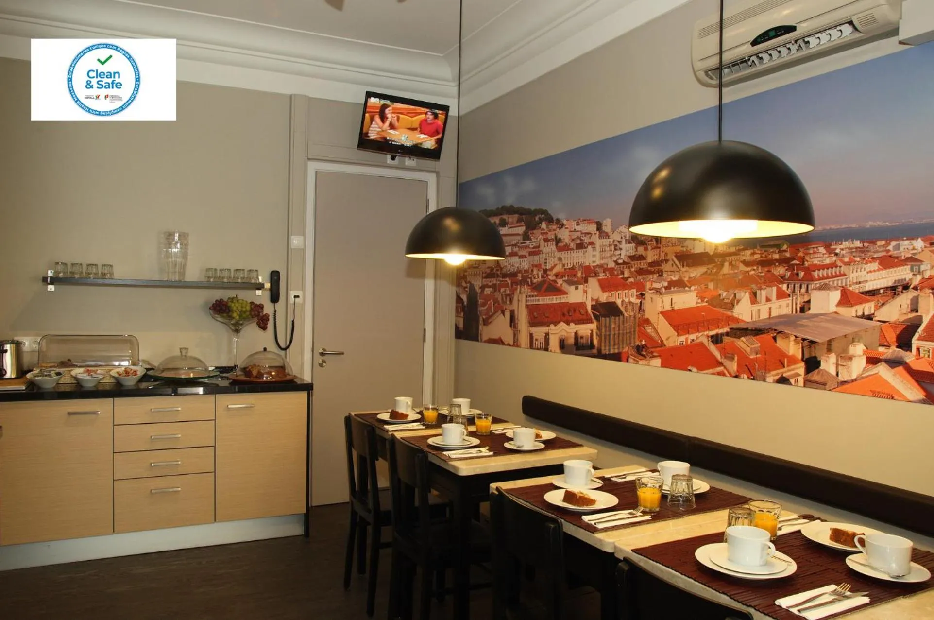 Breakfast in Castilho House