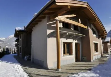 Property building in Au Petit Chevrot