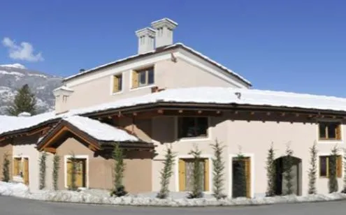 Property building in Au Petit Chevrot