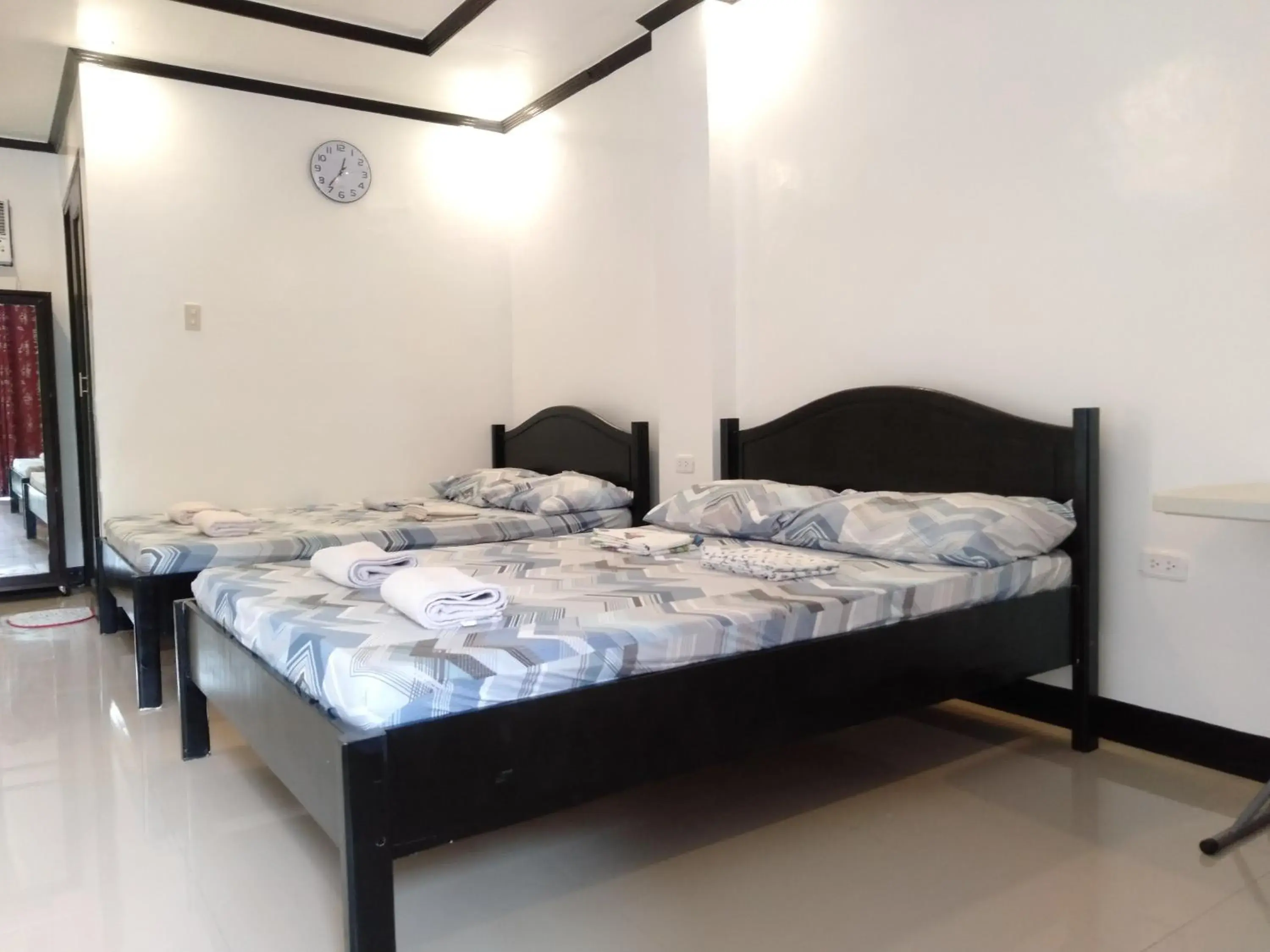 Bed in Strangers Inn&Bar Bed in Strangers Inn&Bar