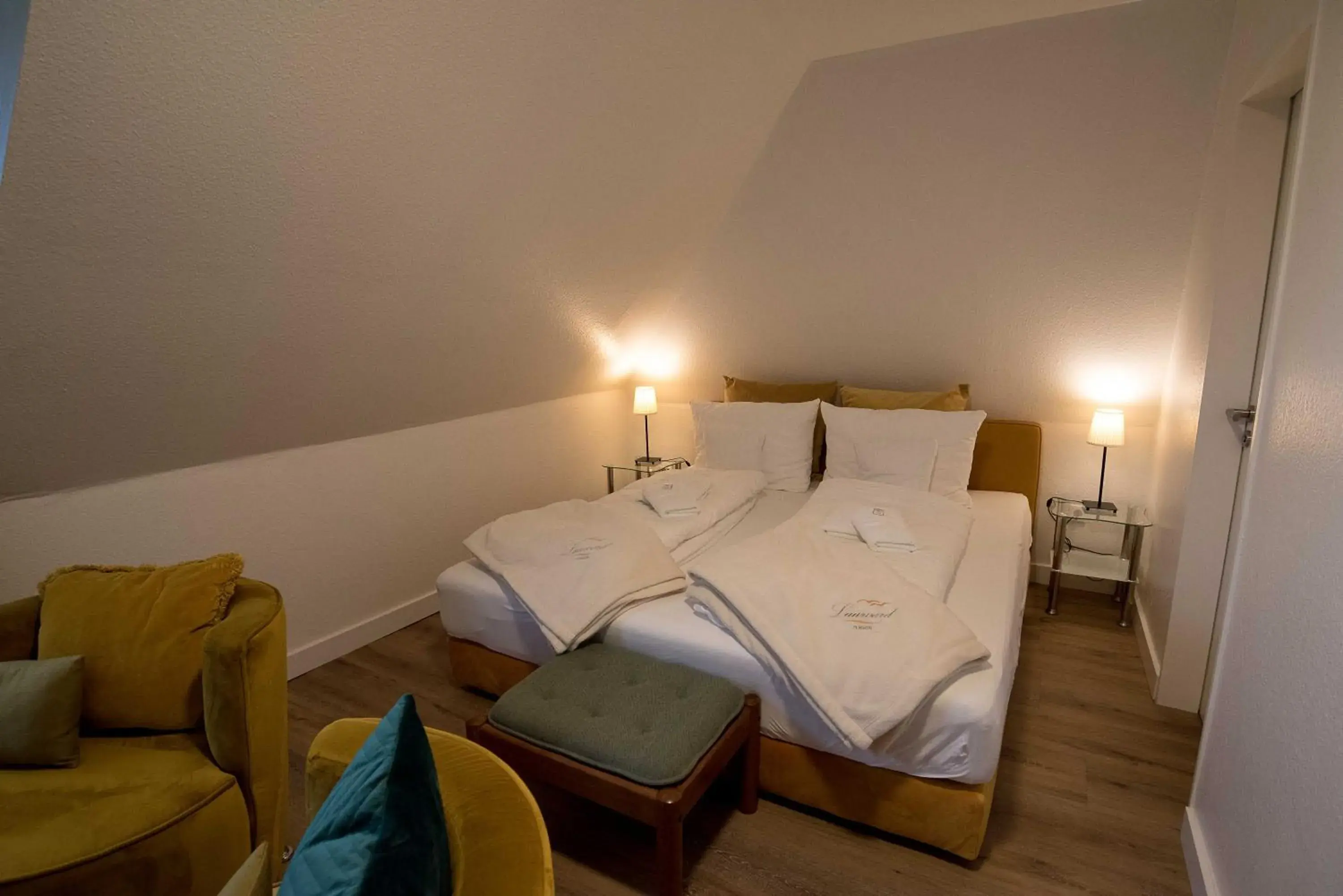 Double Room with Garden View - single occupancy in Pension Luuward 3 Sterne superior Hotel Double Room with Garden View - single occupancy in Pension Luuward 3 Sterne superior Hotel