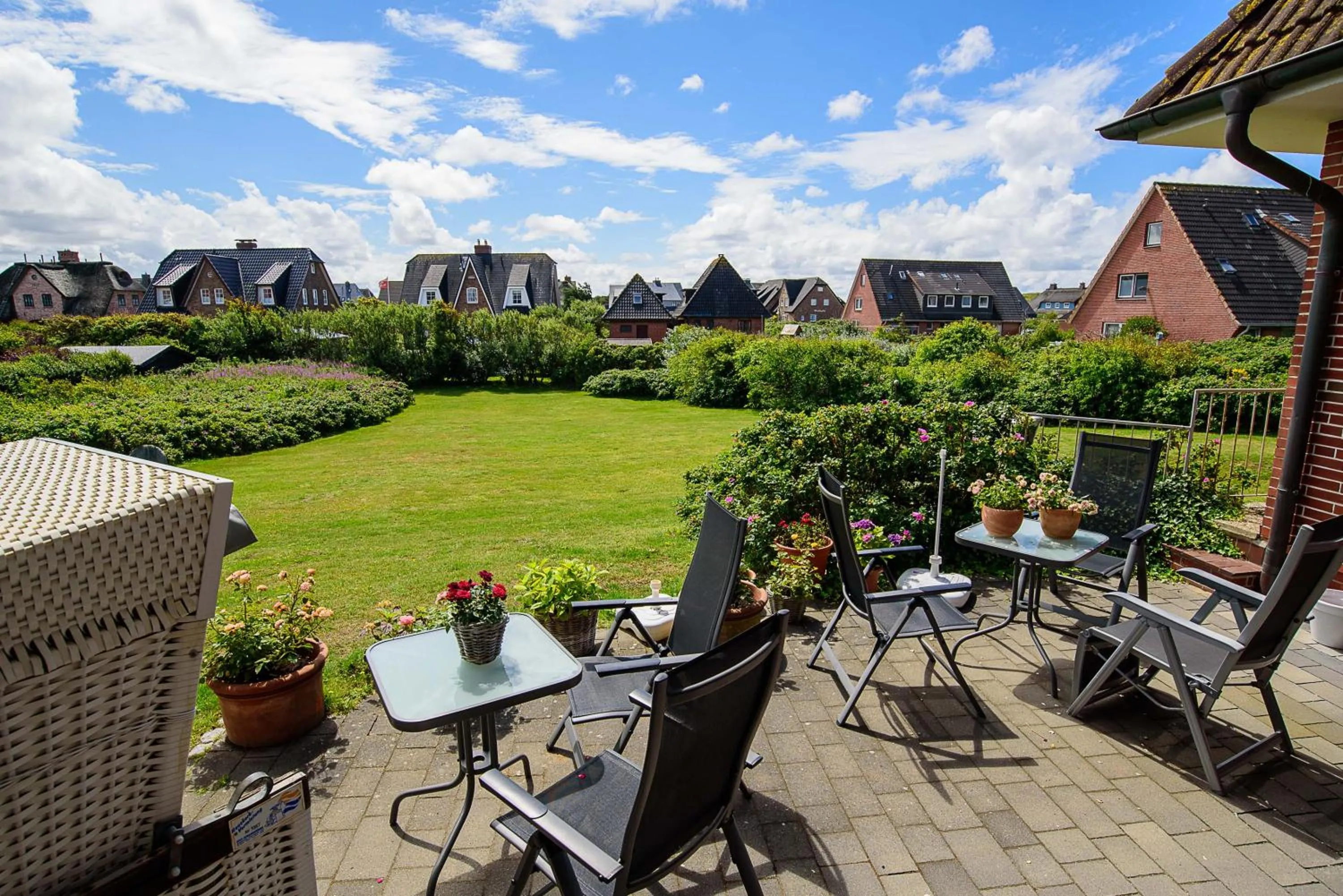 Garden view in Pension Luuward 3 Sterne superior Hotel