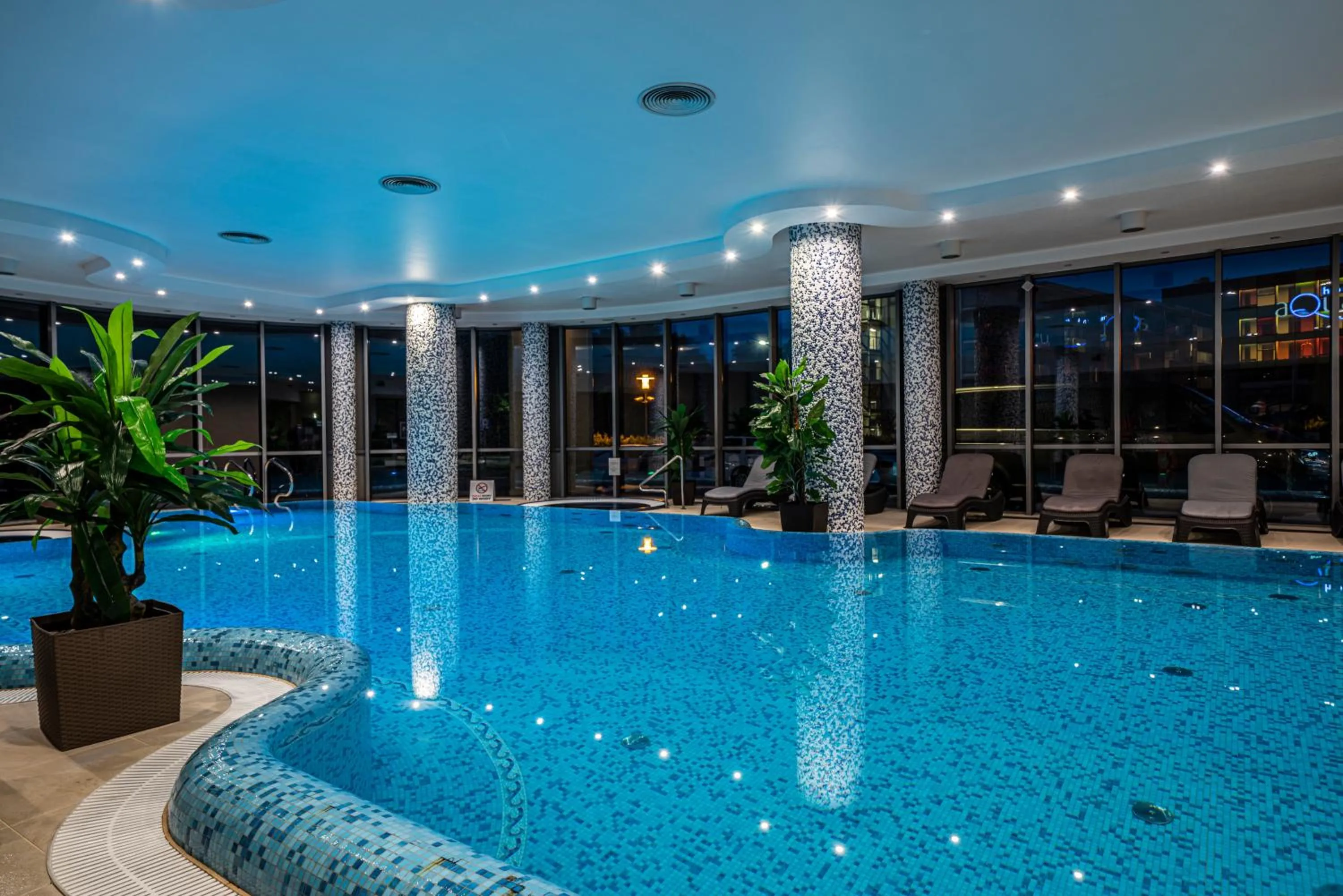 Swimming pool in Hotel Leda Spa - Adults Only