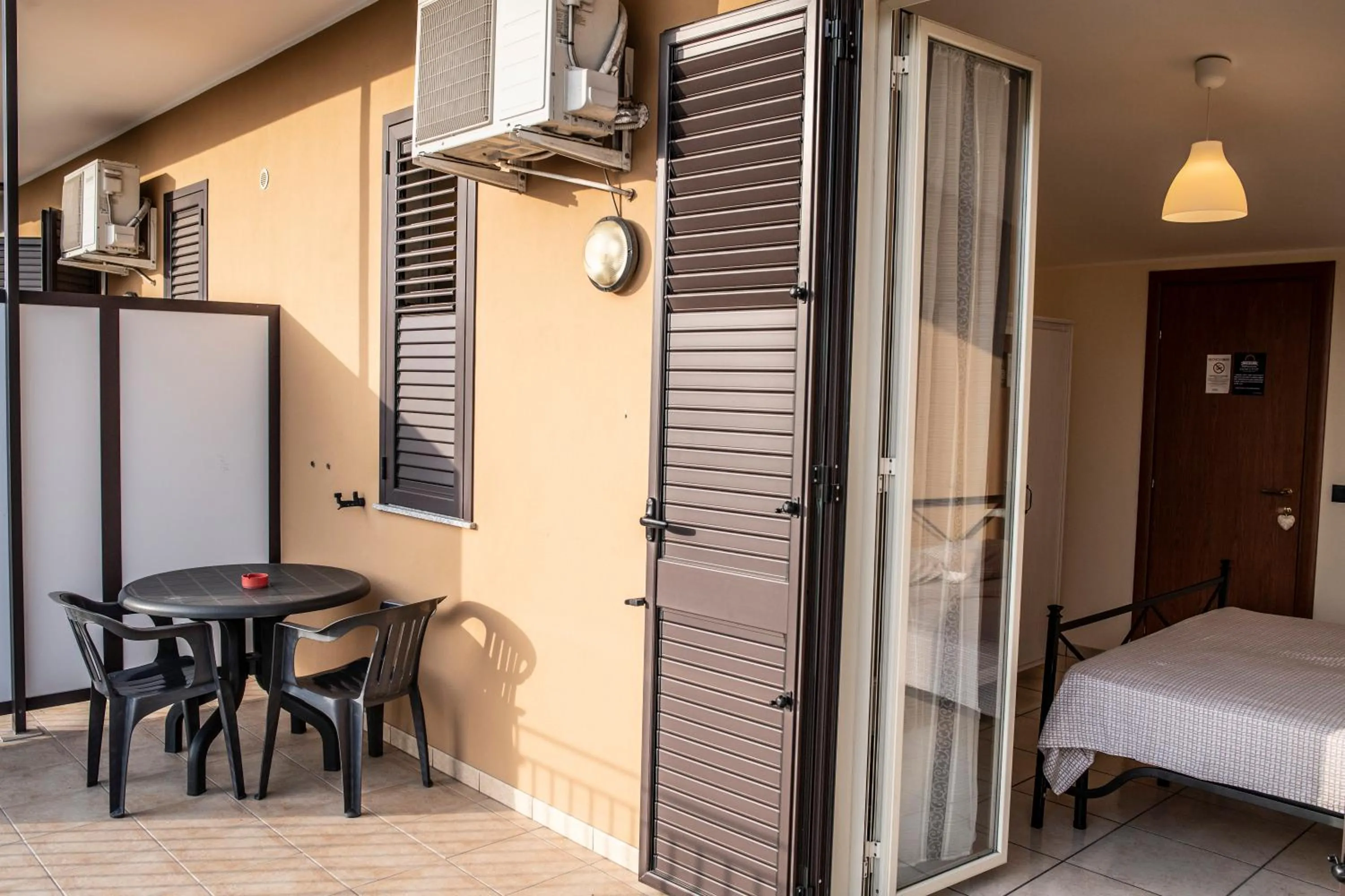 Balcony/Terrace, Bed in B&B Caravello