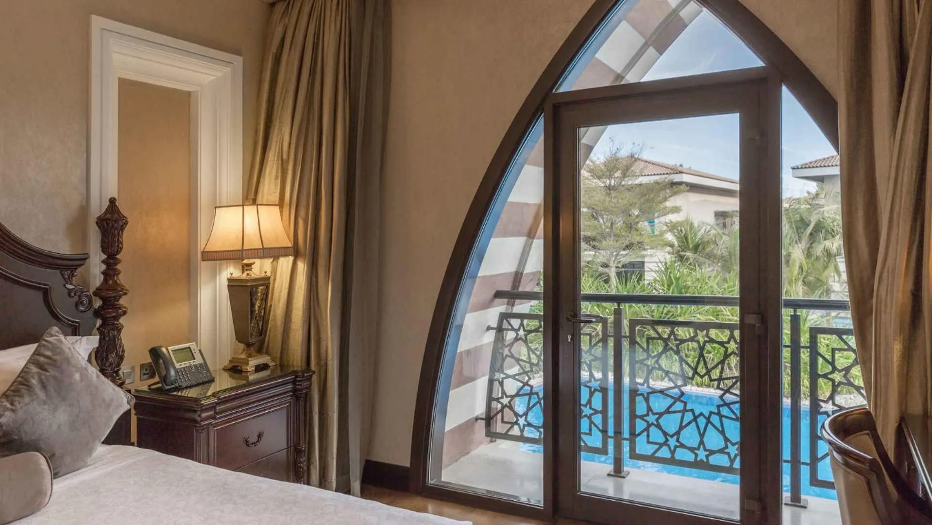 Pool view, Bed in Zabeel Saray Royal Residences Lagoon Villa