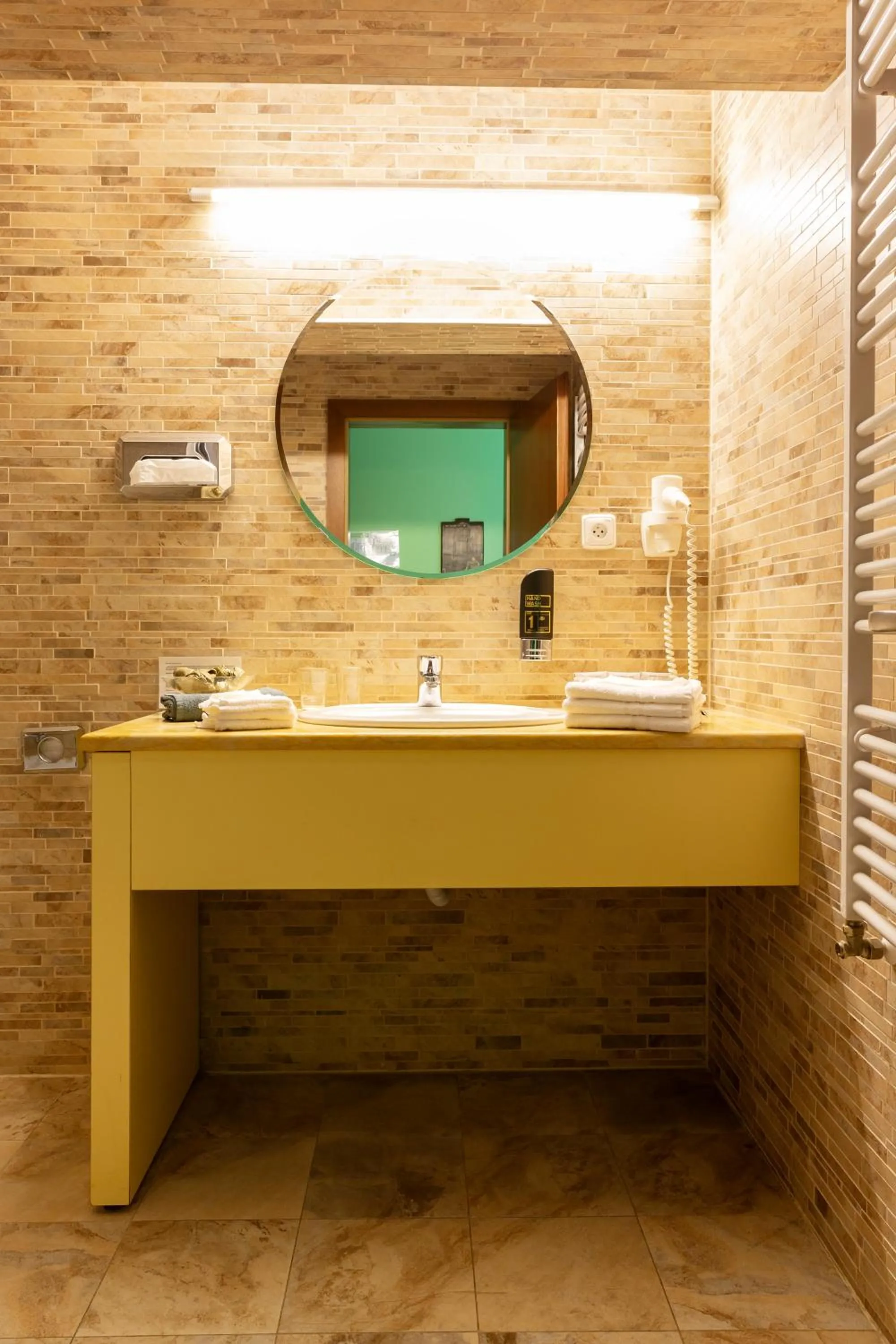 Bathroom in Hotel Max Inn