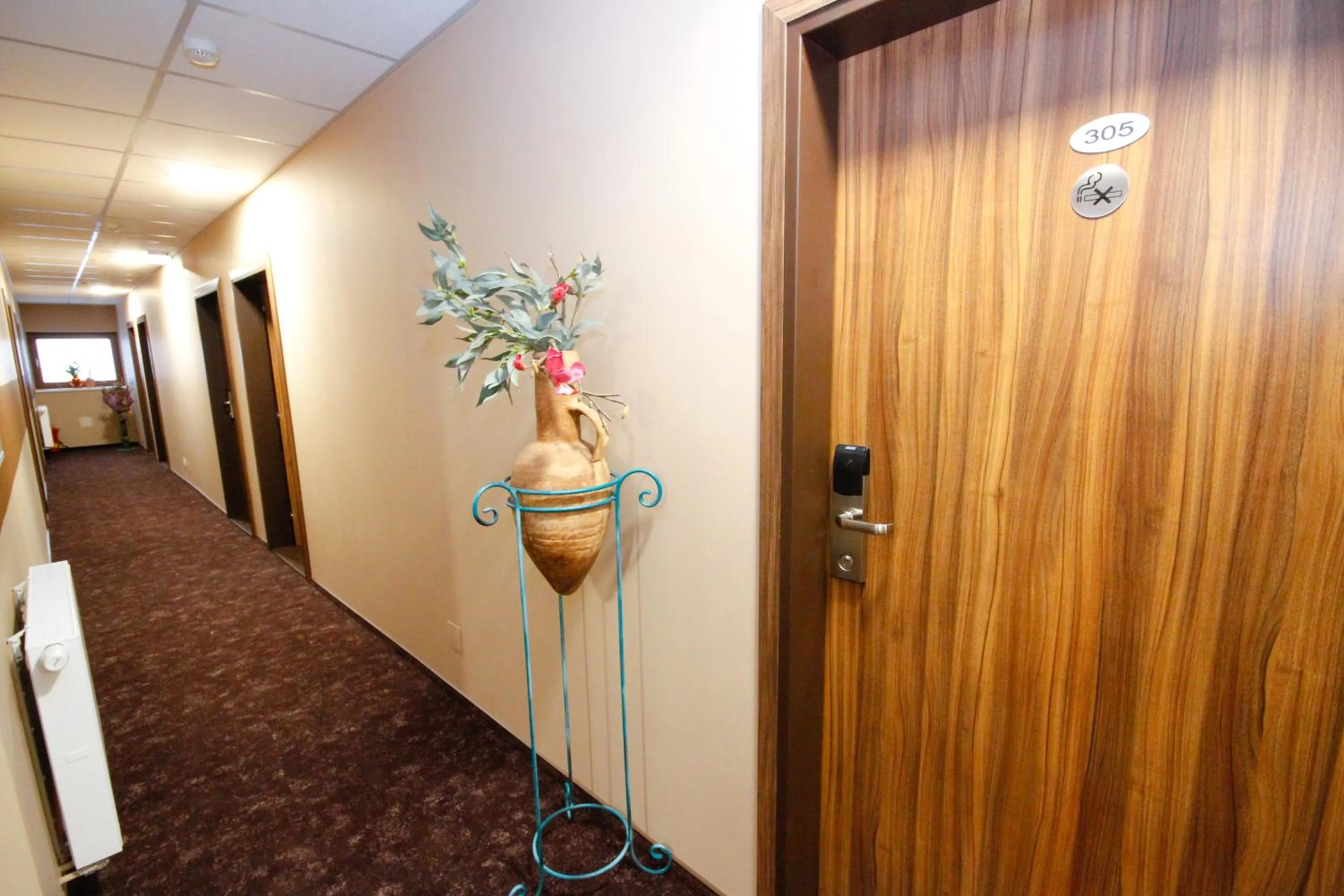 Property building in Hotel Max Inn