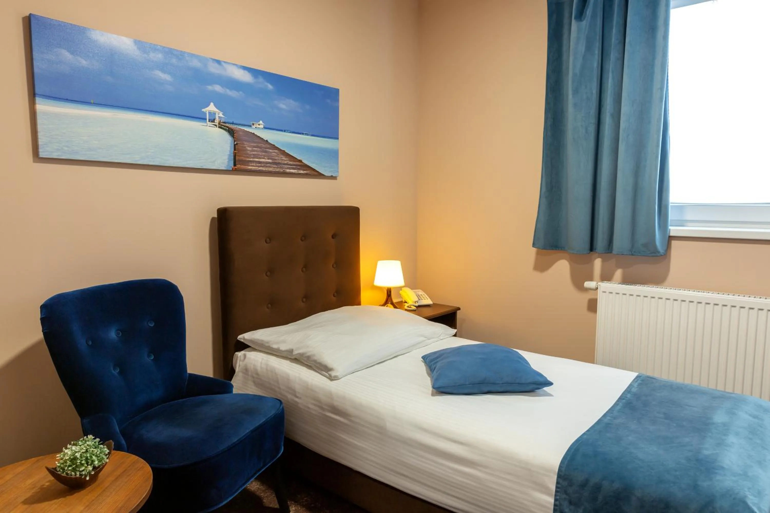 Bed in Hotel Max Inn