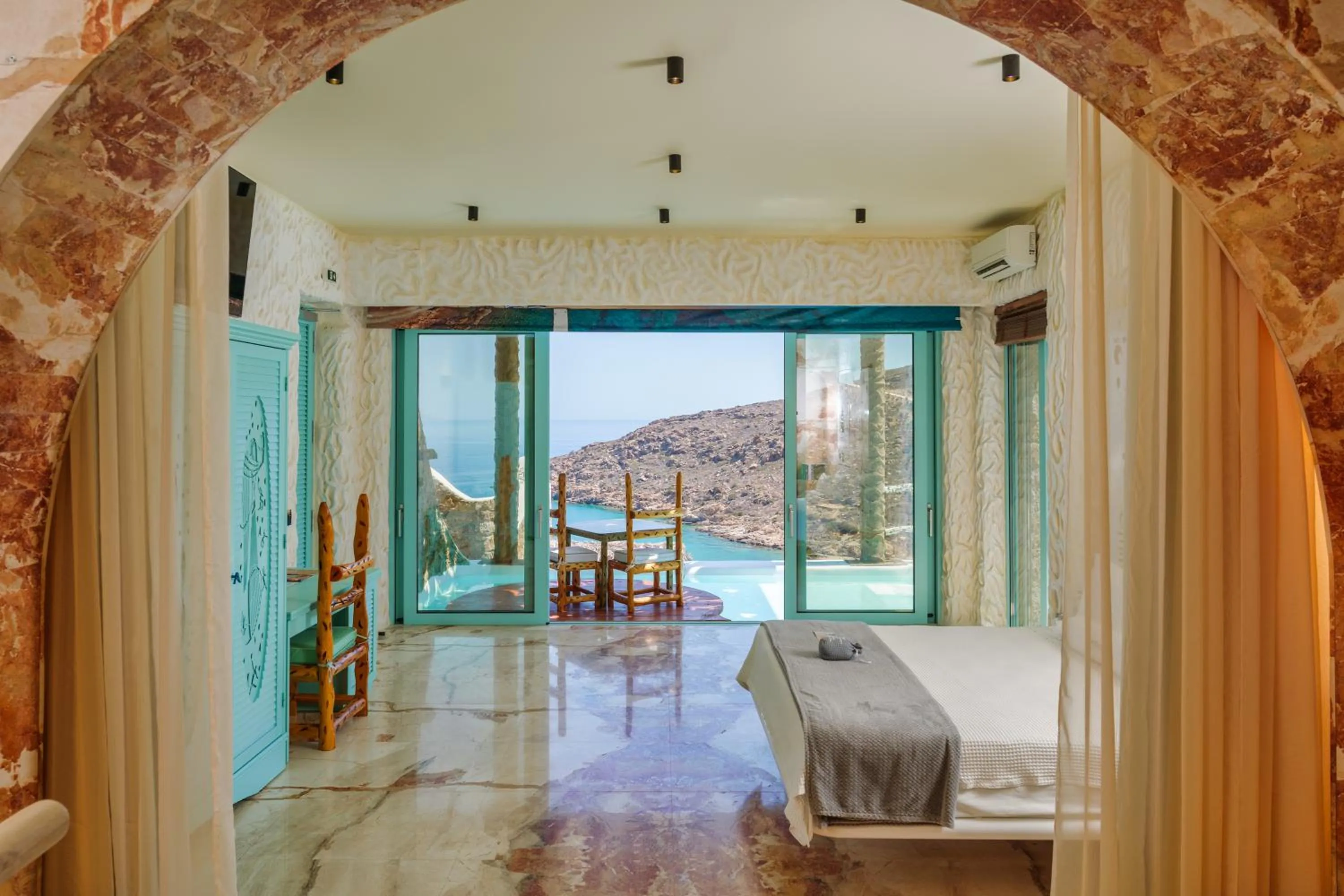 View (from property/room), Bed in Calilo