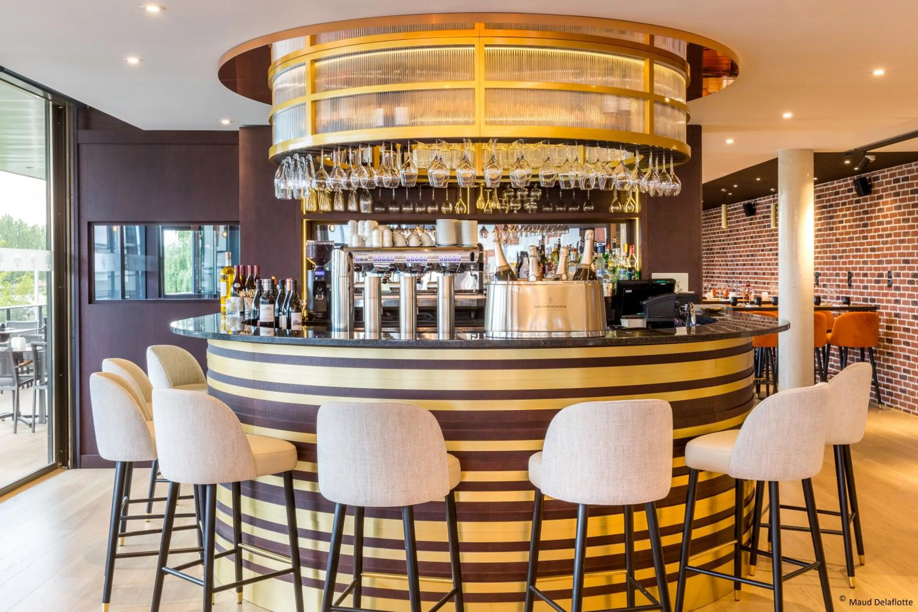 Lounge or bar in Aiden by Best Western T'aim Hotel & SPA