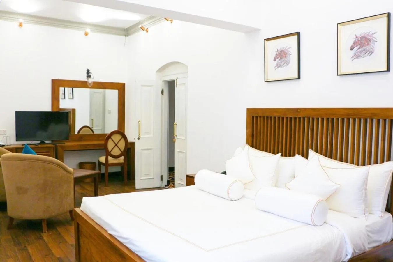 Bed in The Clovelly Bungalow