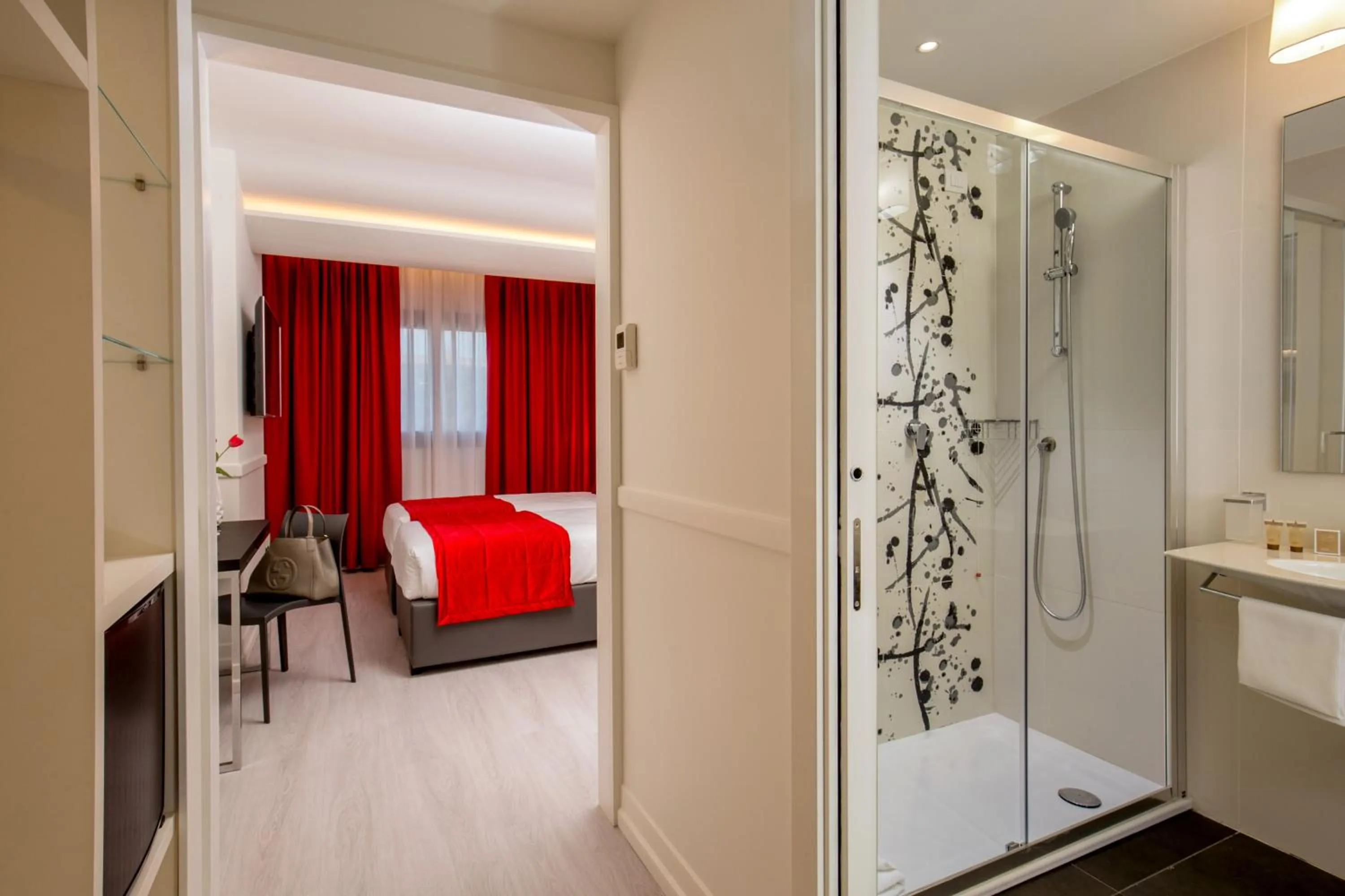 Bedroom, Bed in Hotel American Palace Eur