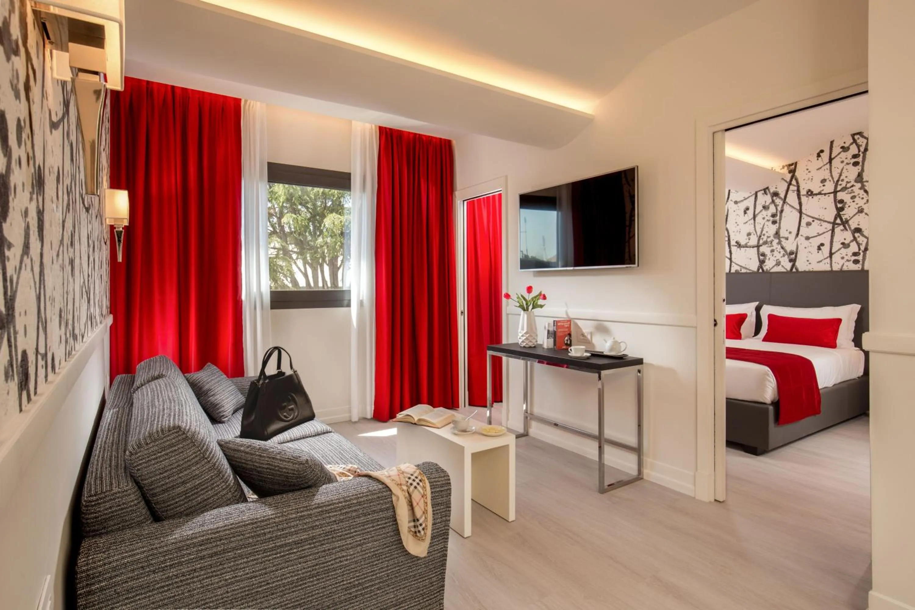 Bedroom, Bed in Hotel American Palace Eur