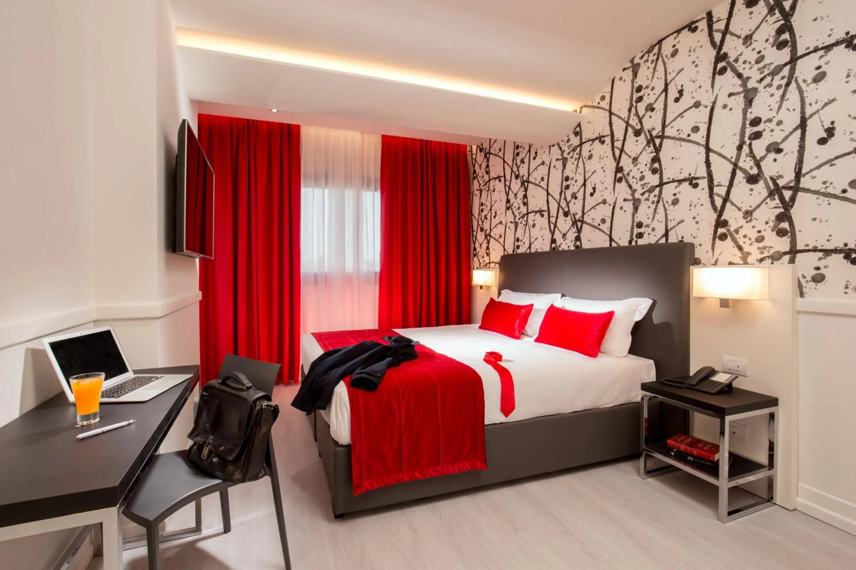 Bedroom, Bed in Hotel American Palace Eur