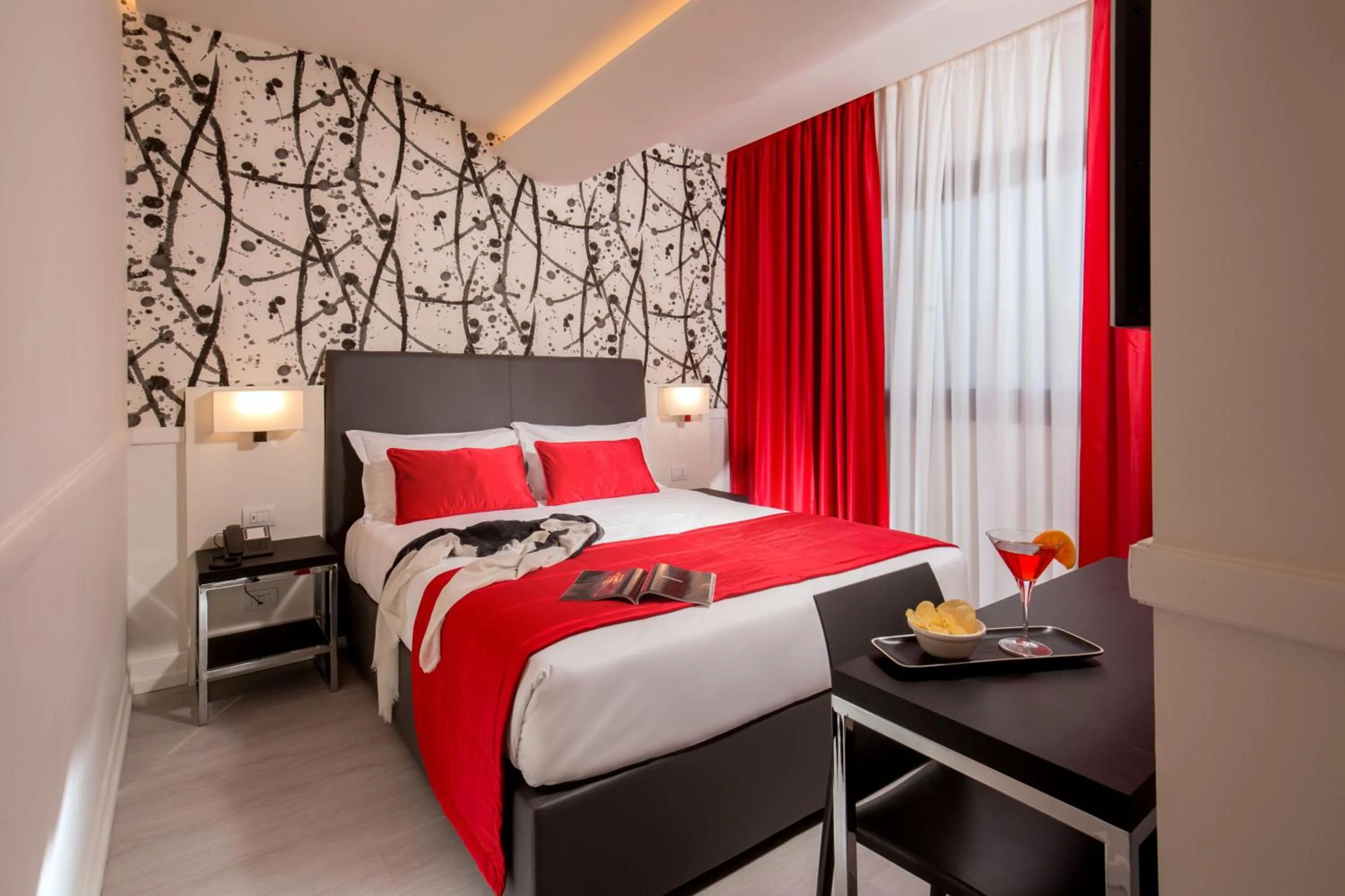 Bedroom, Bed in Hotel American Palace Eur