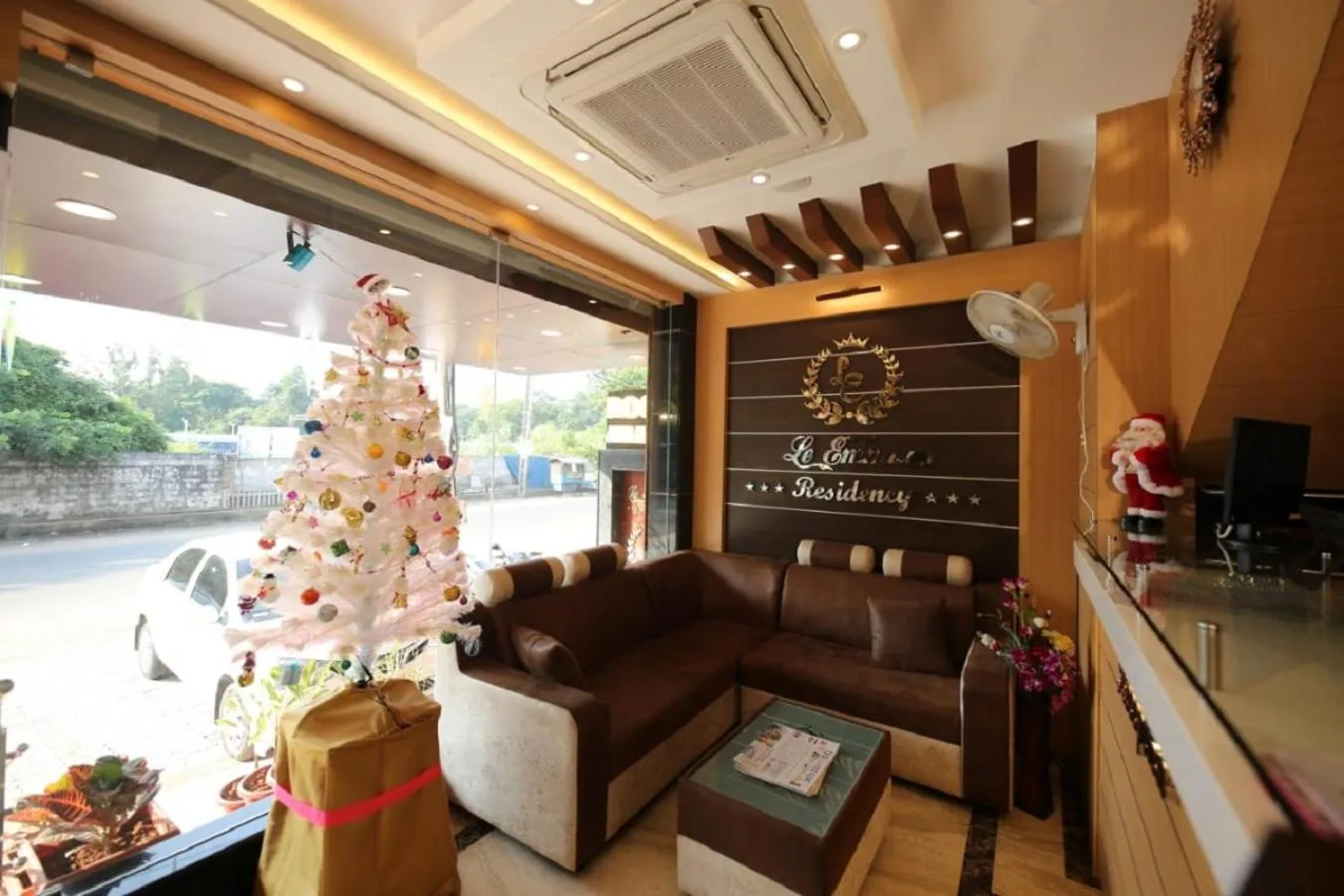 Lobby or reception in Le Emerald Residency