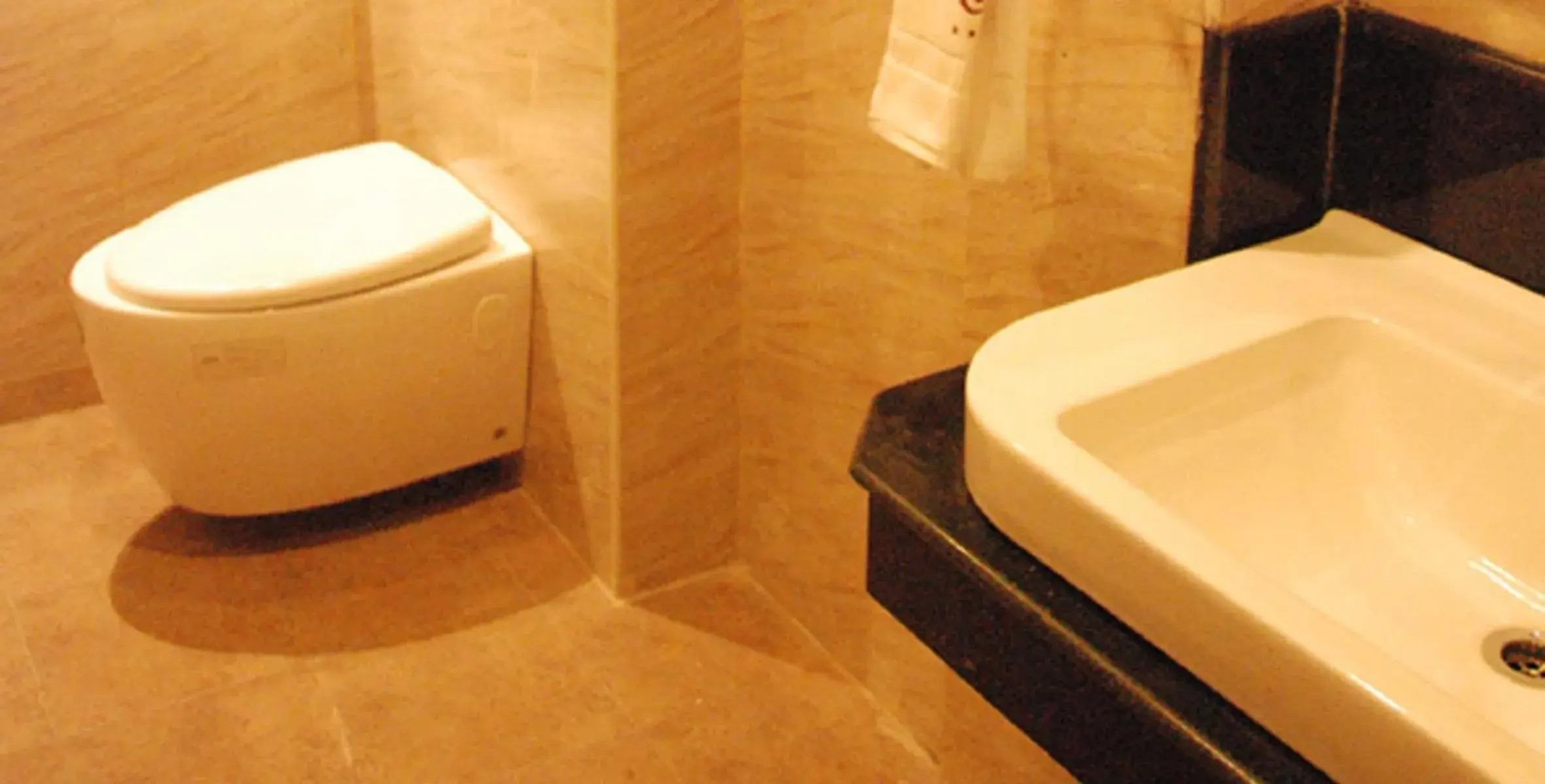 Le Emerald Residency Le Emerald Residency