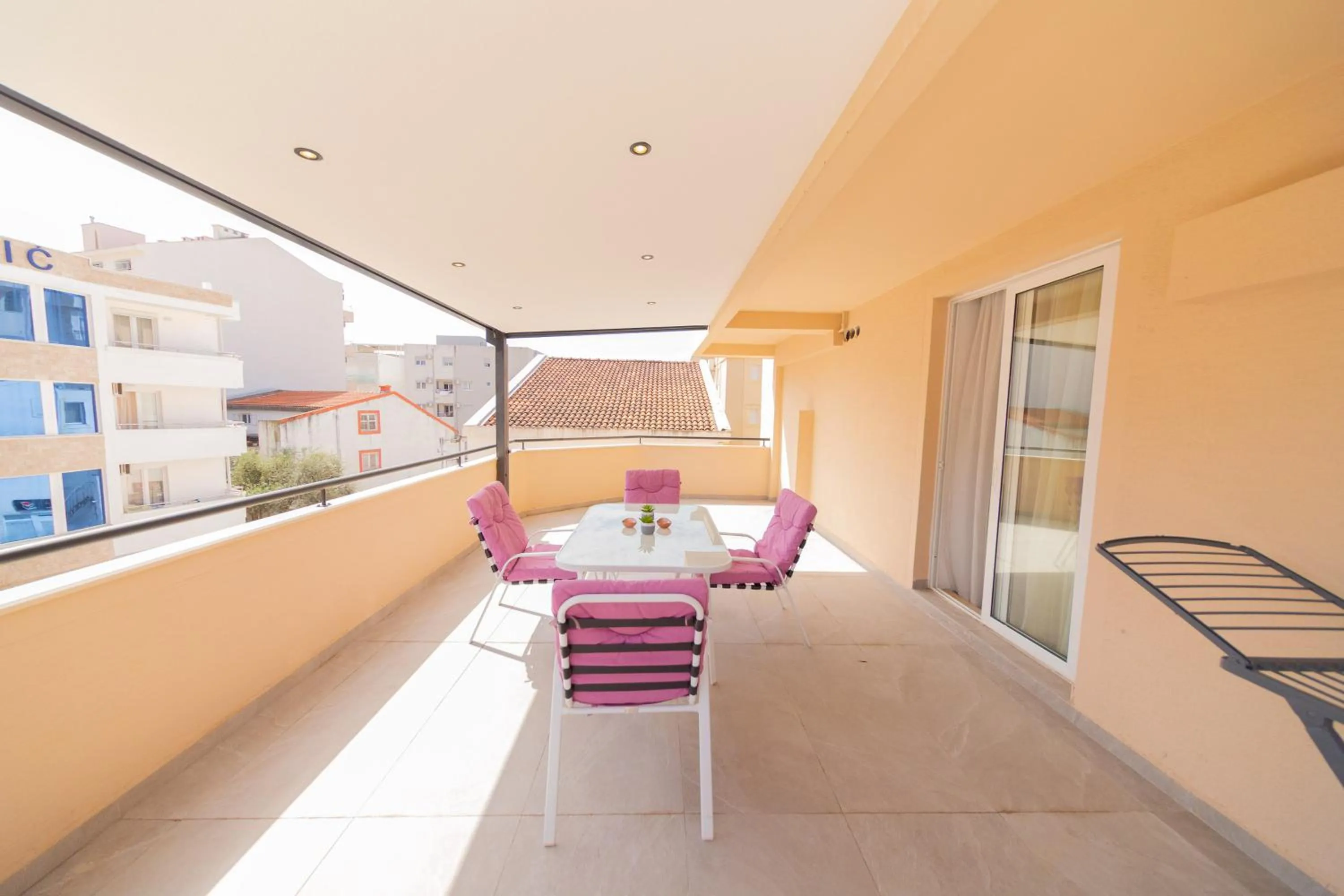 Balcony/Terrace in Azzuro apartments Budva