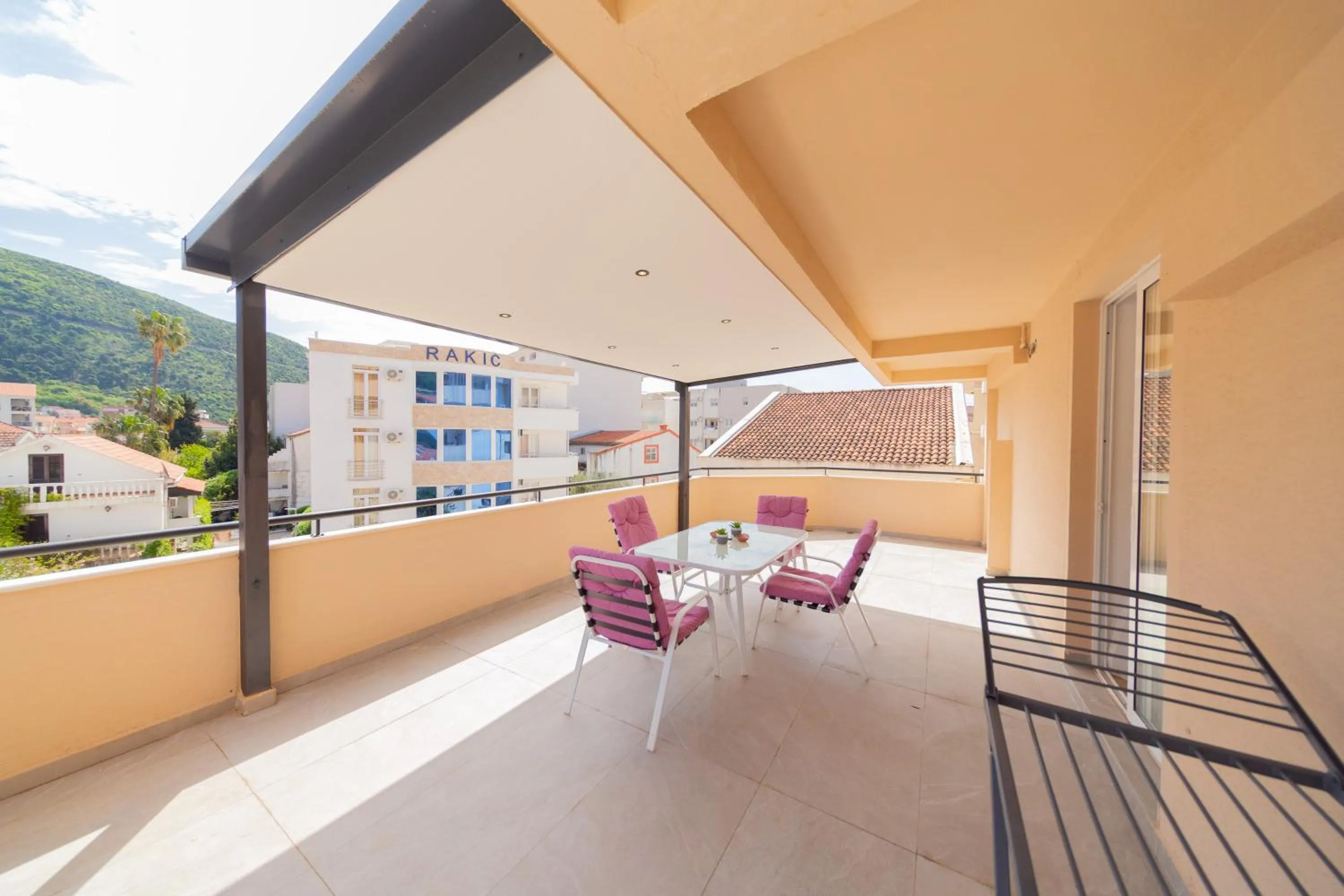 Balcony/Terrace in Azzuro apartments Budva