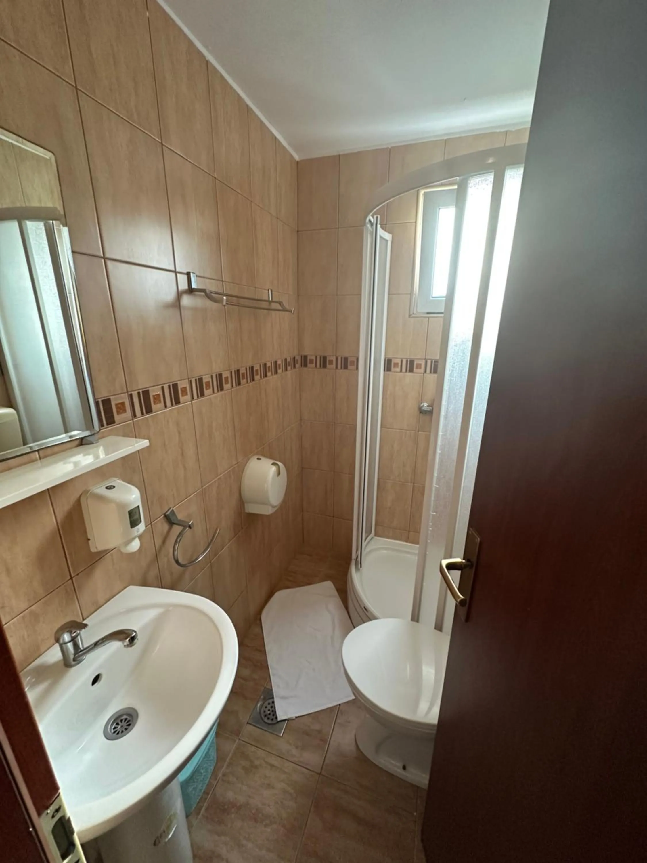 Bathroom in Azzuro apartments Budva