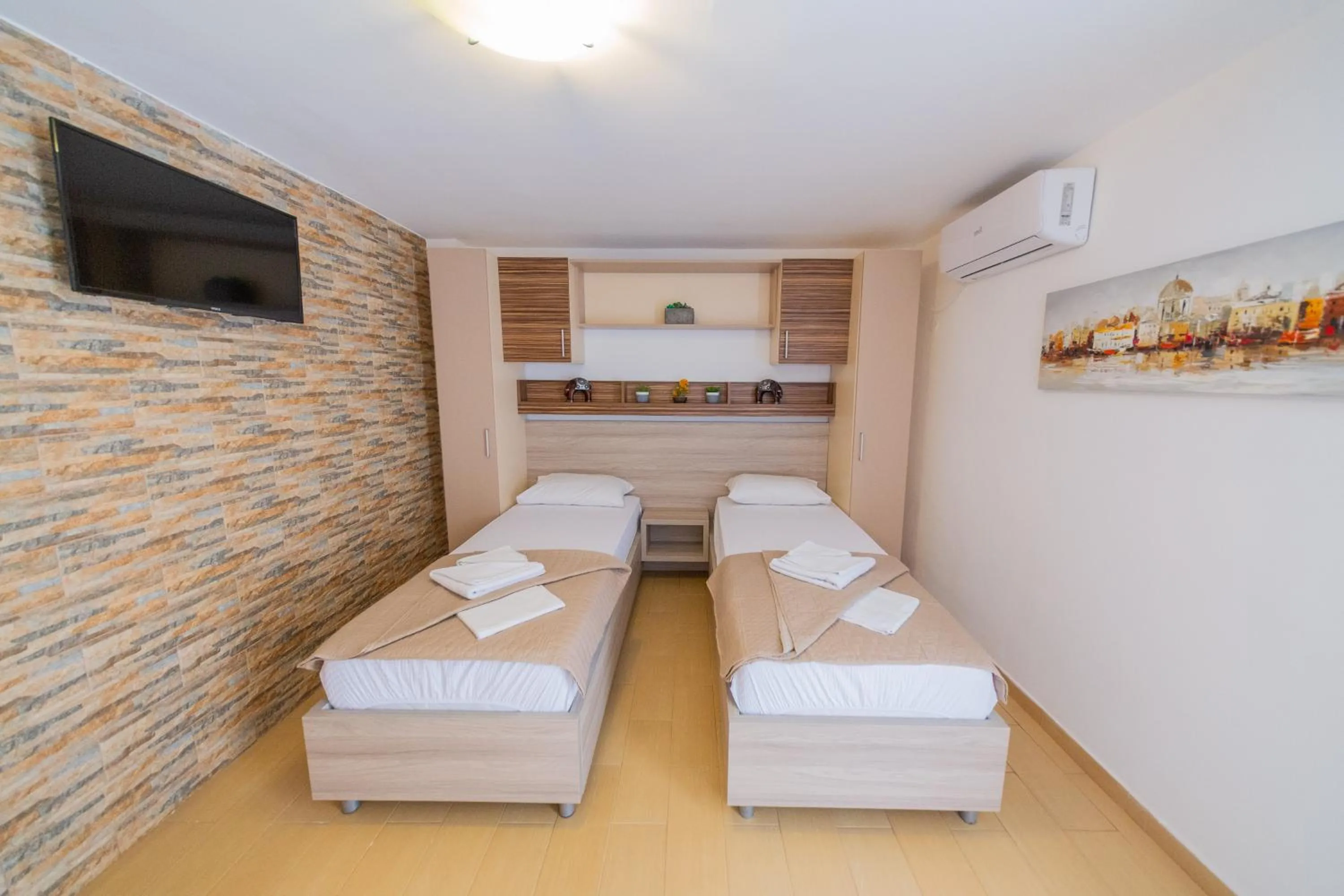 Bed in Azzuro apartments Budva