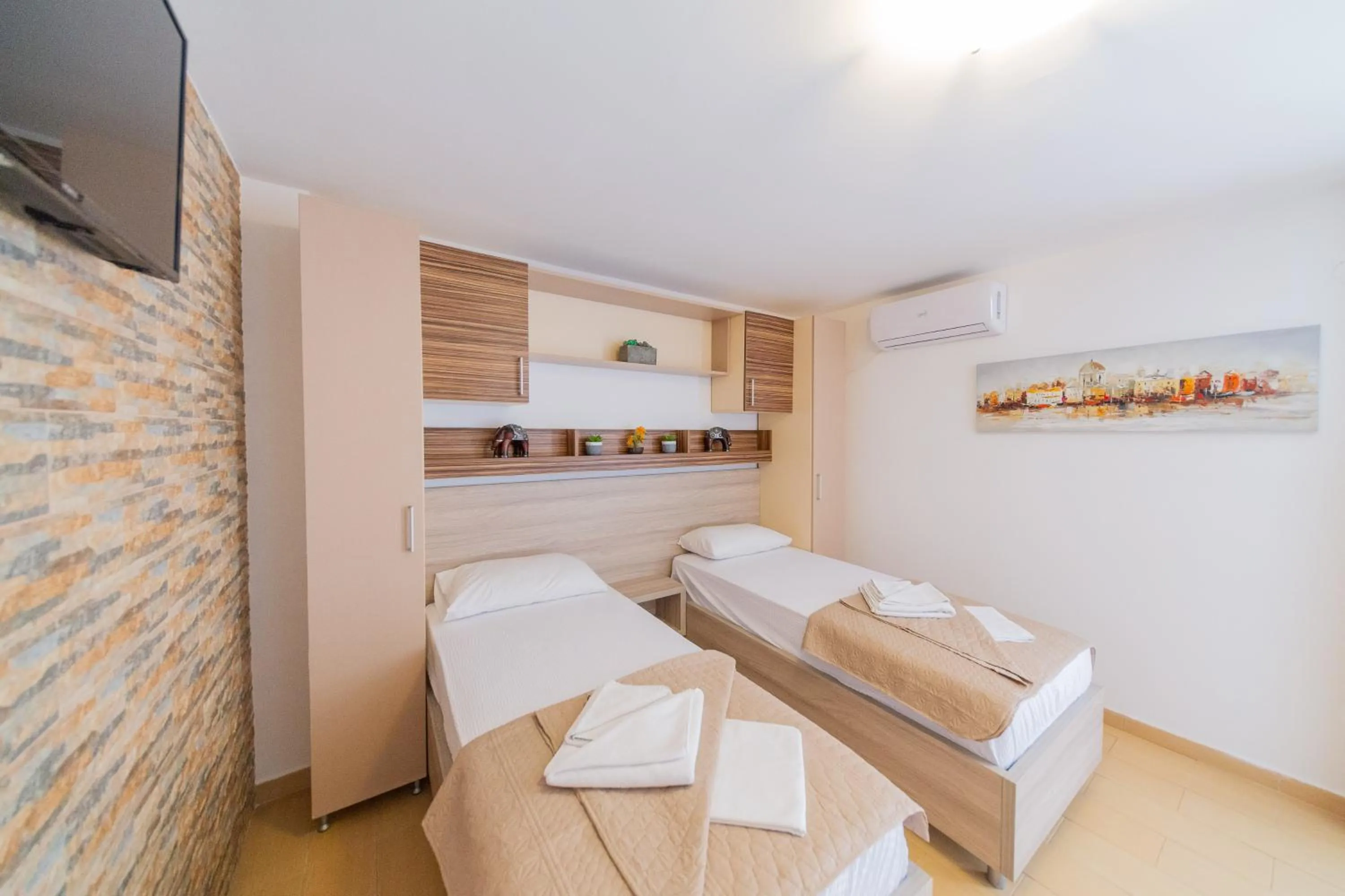 Bed in Azzuro apartments Budva