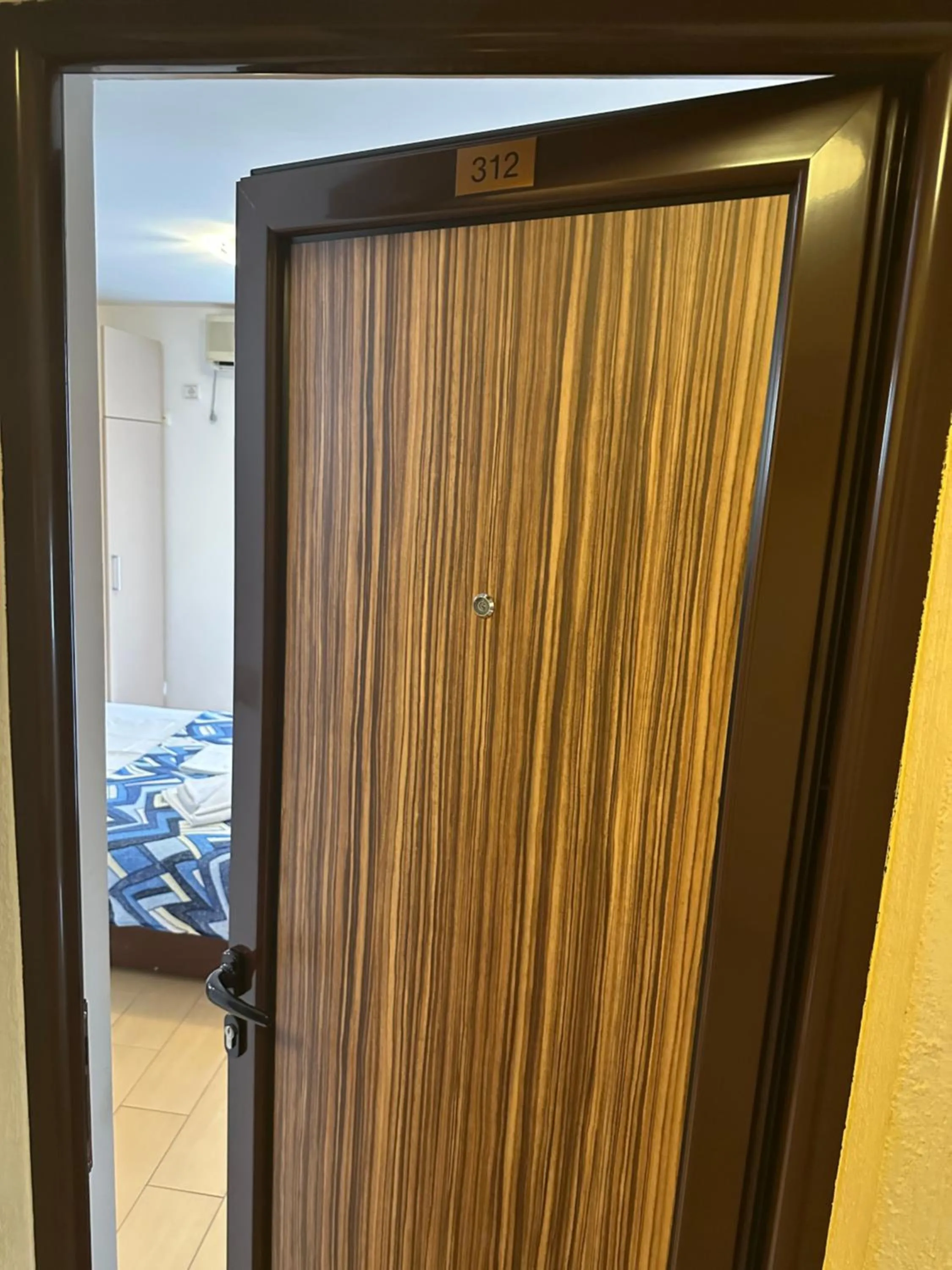 Bedroom, Bed in Azzuro apartments Budva