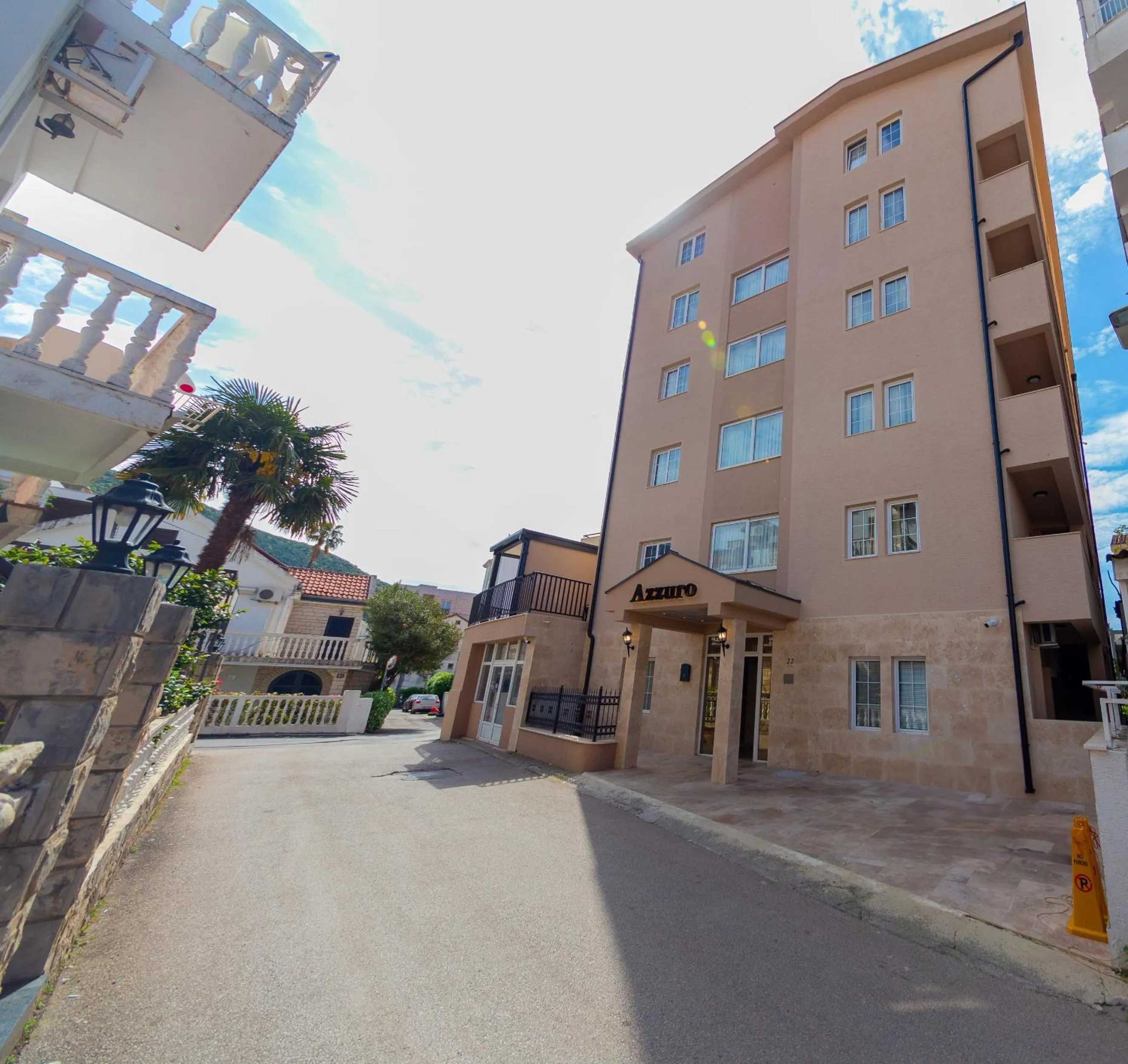 Property building in Azzuro apartments Budva