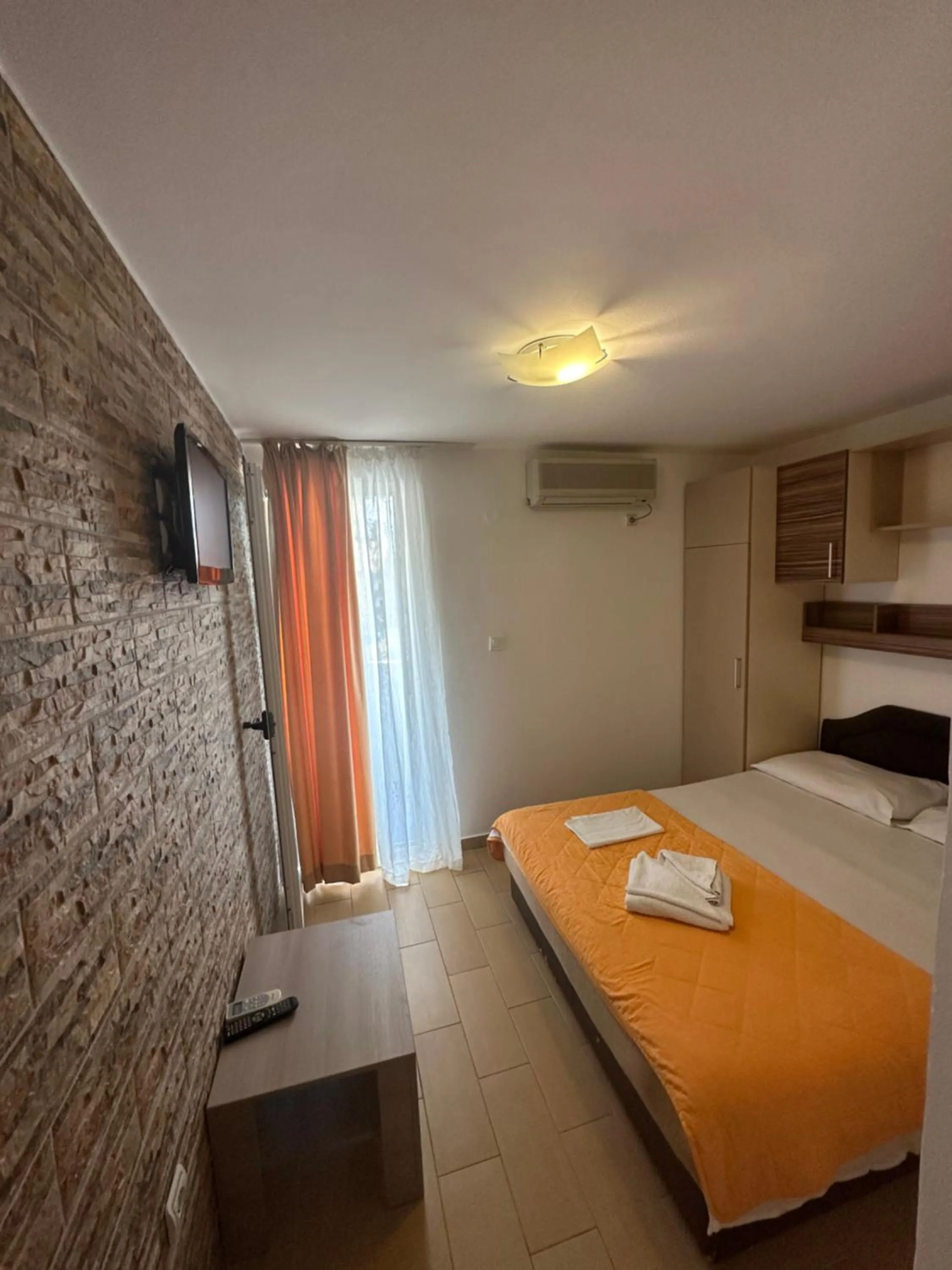 Bedroom, Bed in Azzuro apartments Budva