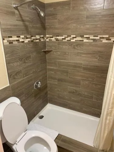Guest Inn and Suites