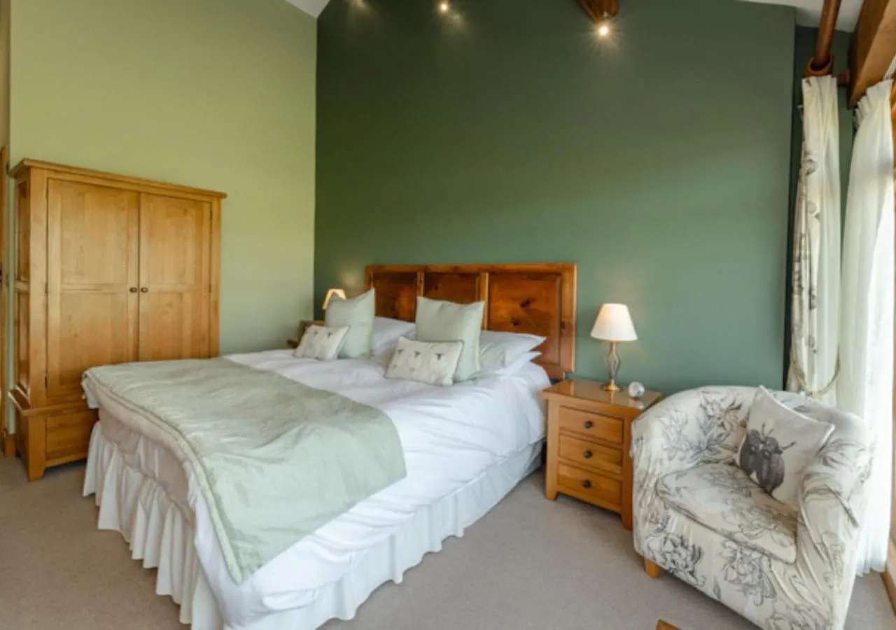 Bed in Green Grove Country House
