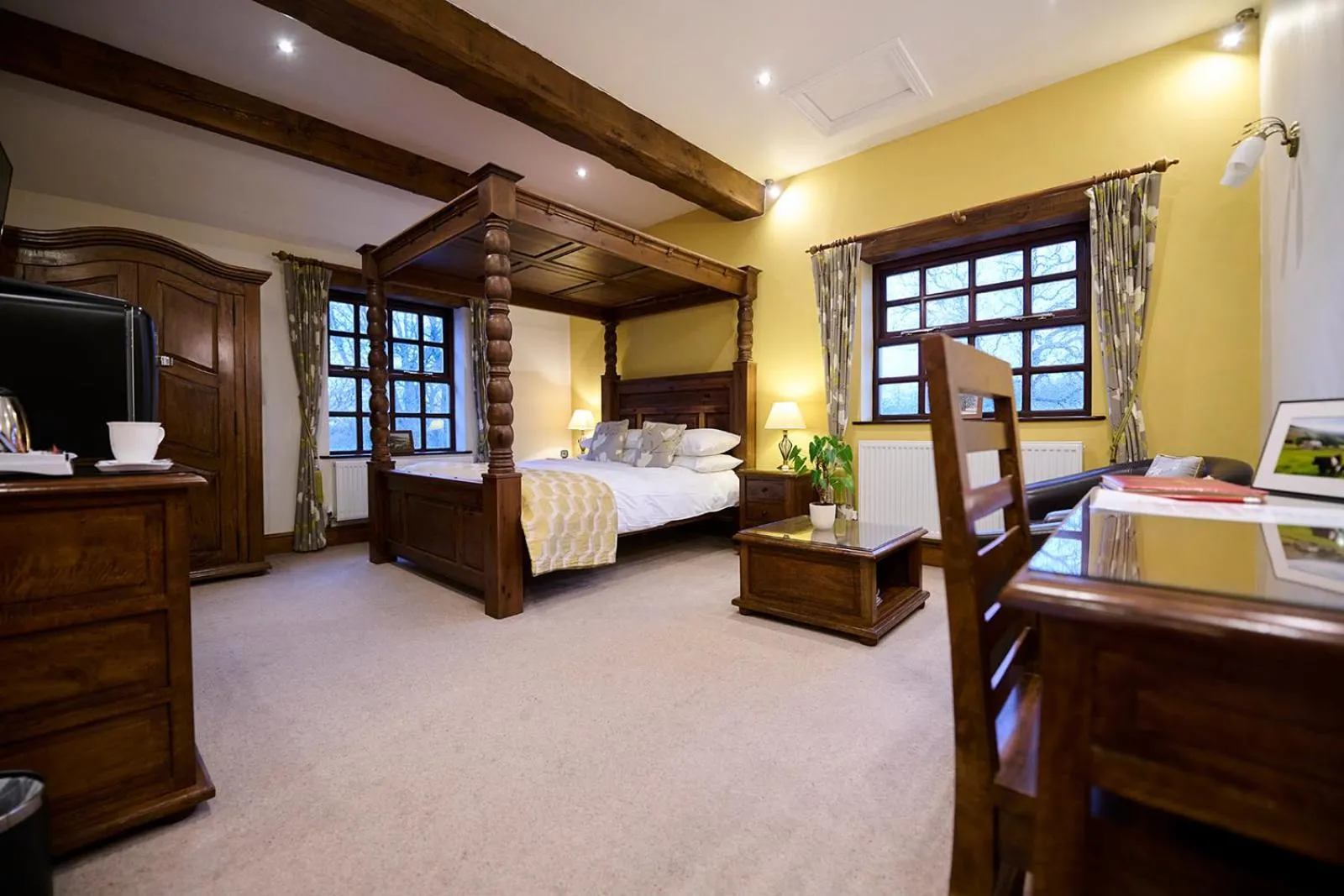 Bed in Green Grove Country House