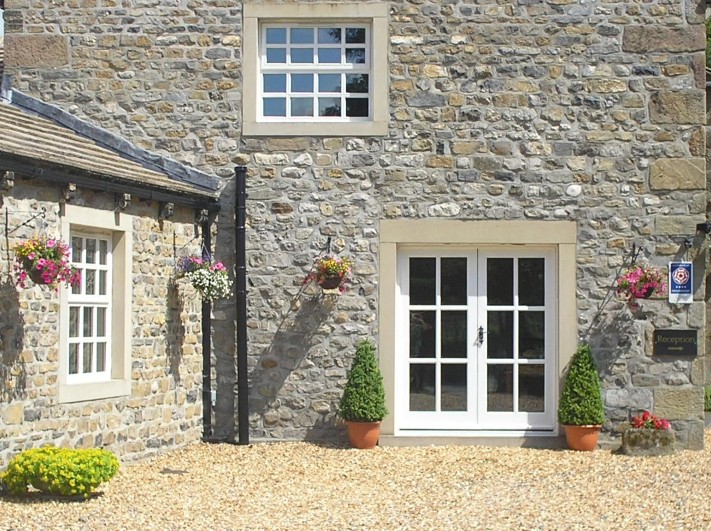 Day in Green Grove Country House