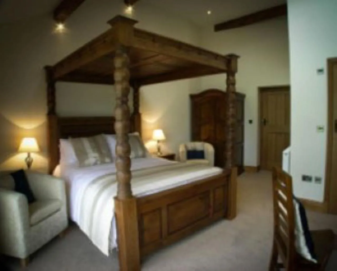Bed in Green Grove Country House