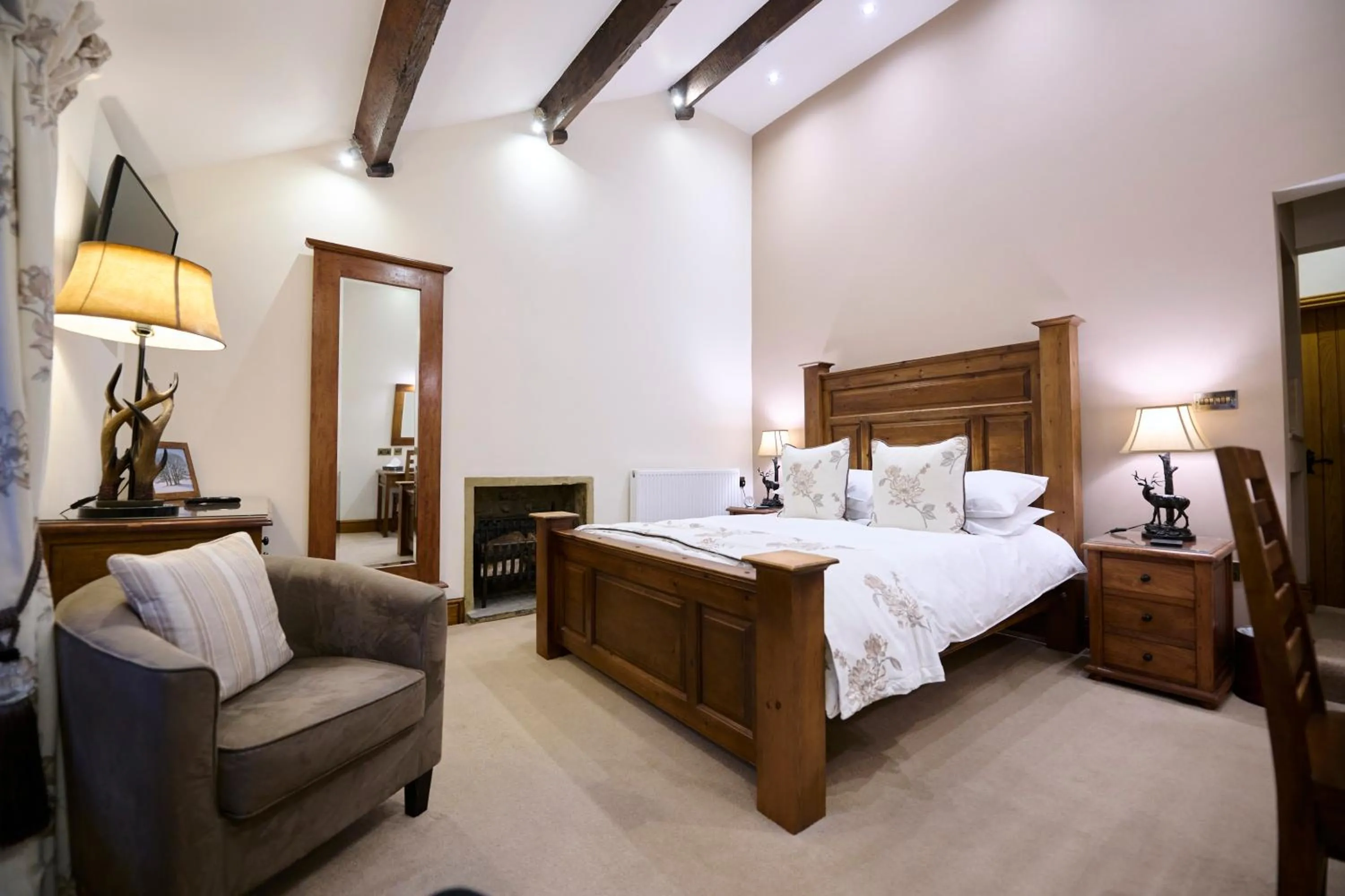 Bed in Green Grove Country House