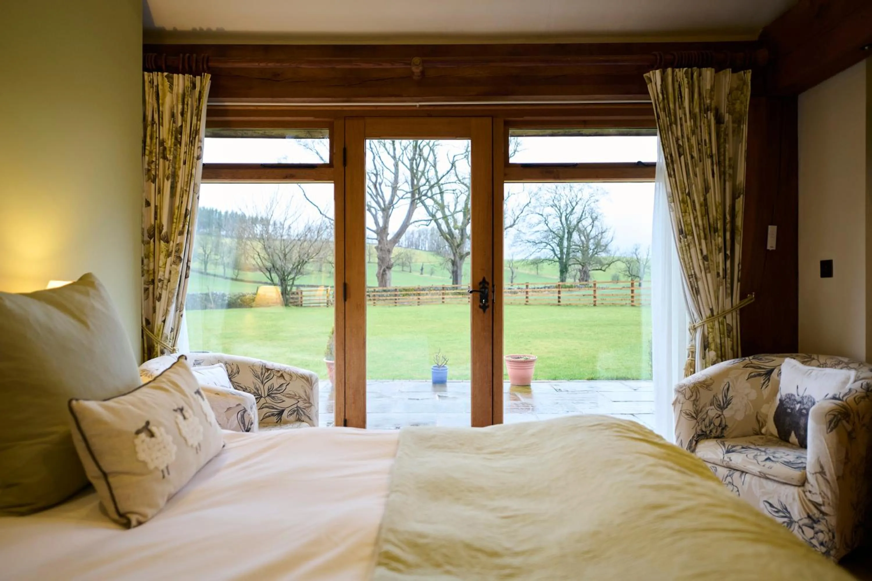 View (from property/room), Bed in Green Grove Country House