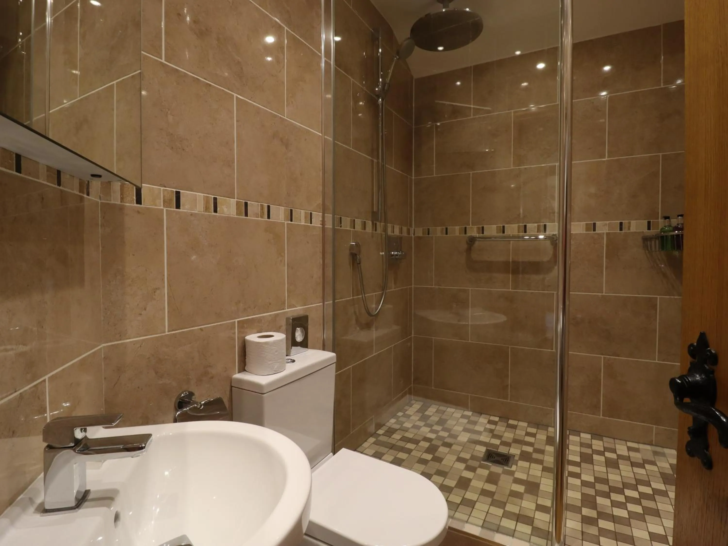 Shower in Green Grove Country House